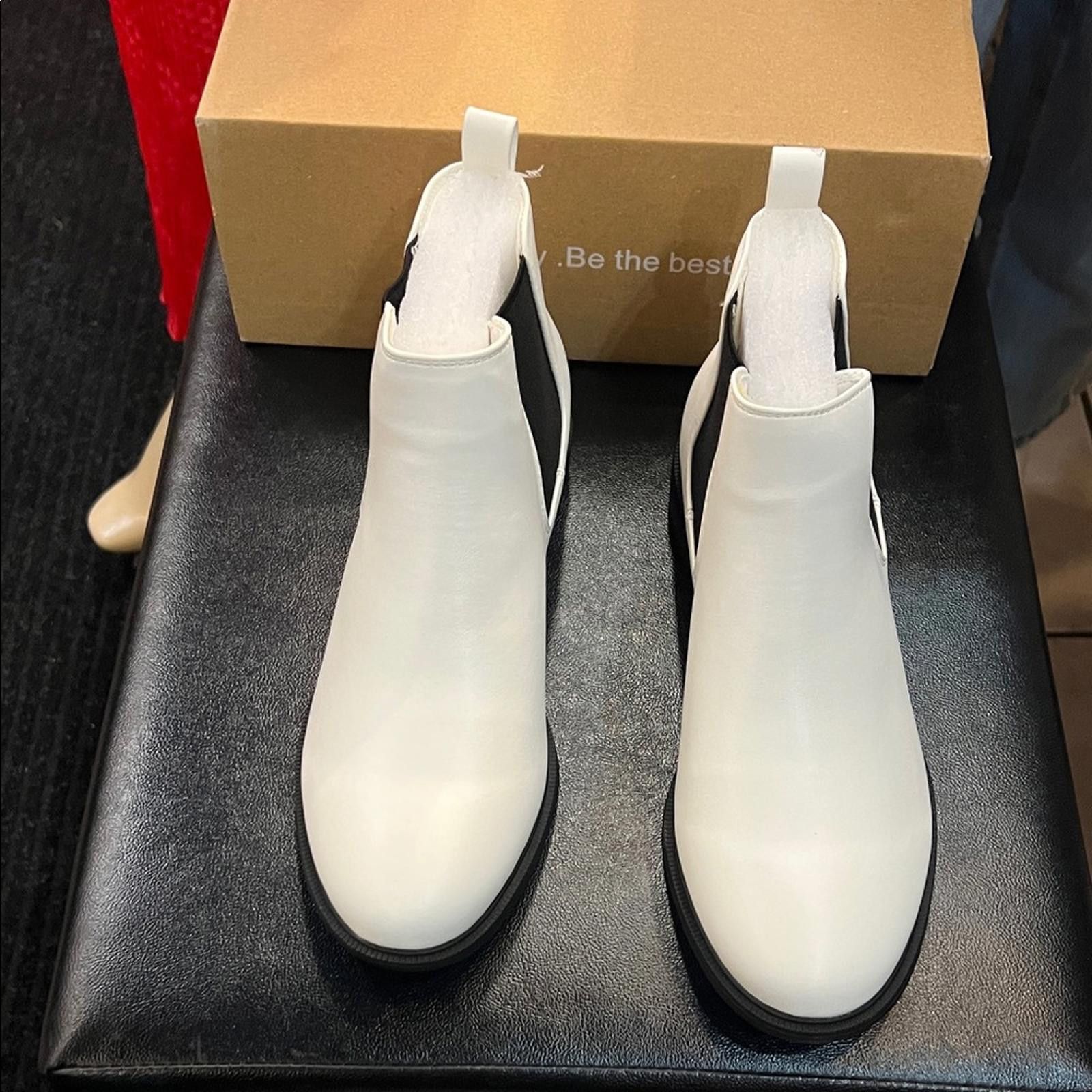 Other Elegant White Ankle Boots Size US 8.5 / IT 38.5 - 1 Thumbnail