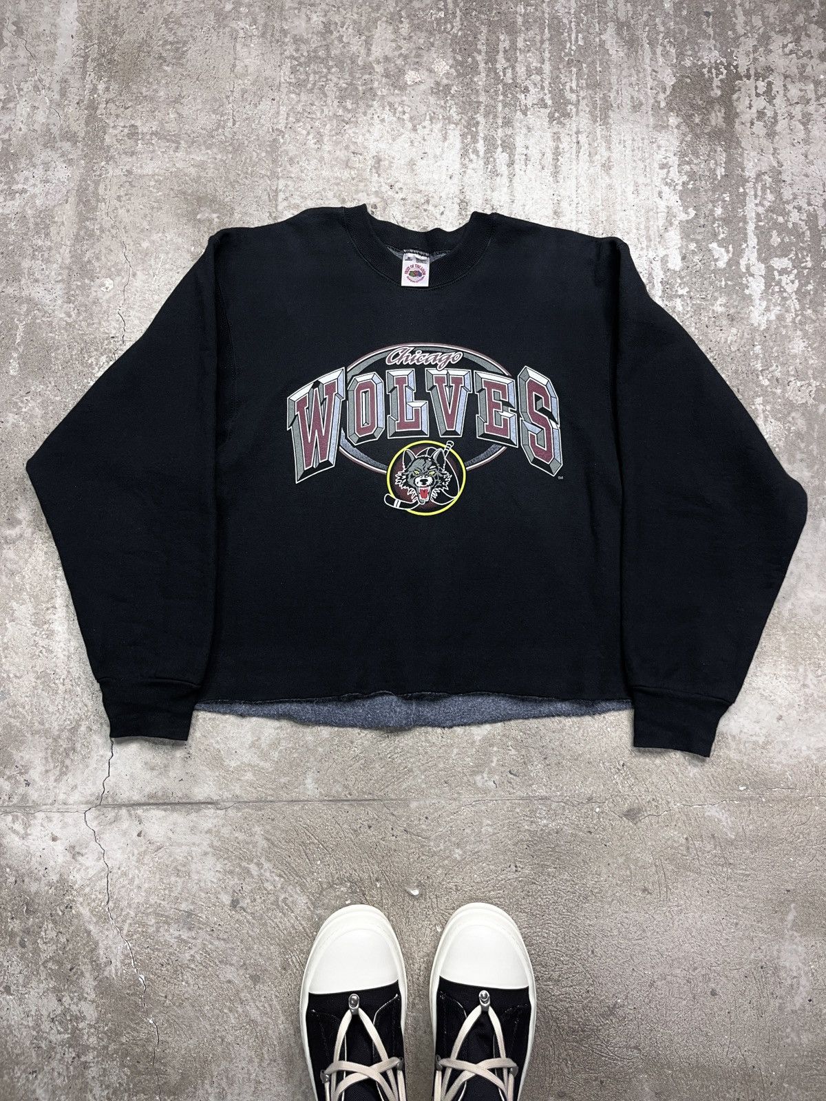 Vintage 1990s CHICAGO WOLVES BOXY ARCHIVE VINTAGE SWEATSHIRT - 1361 Size US M / EU 48-50 / 2 - 1 Thumbnail