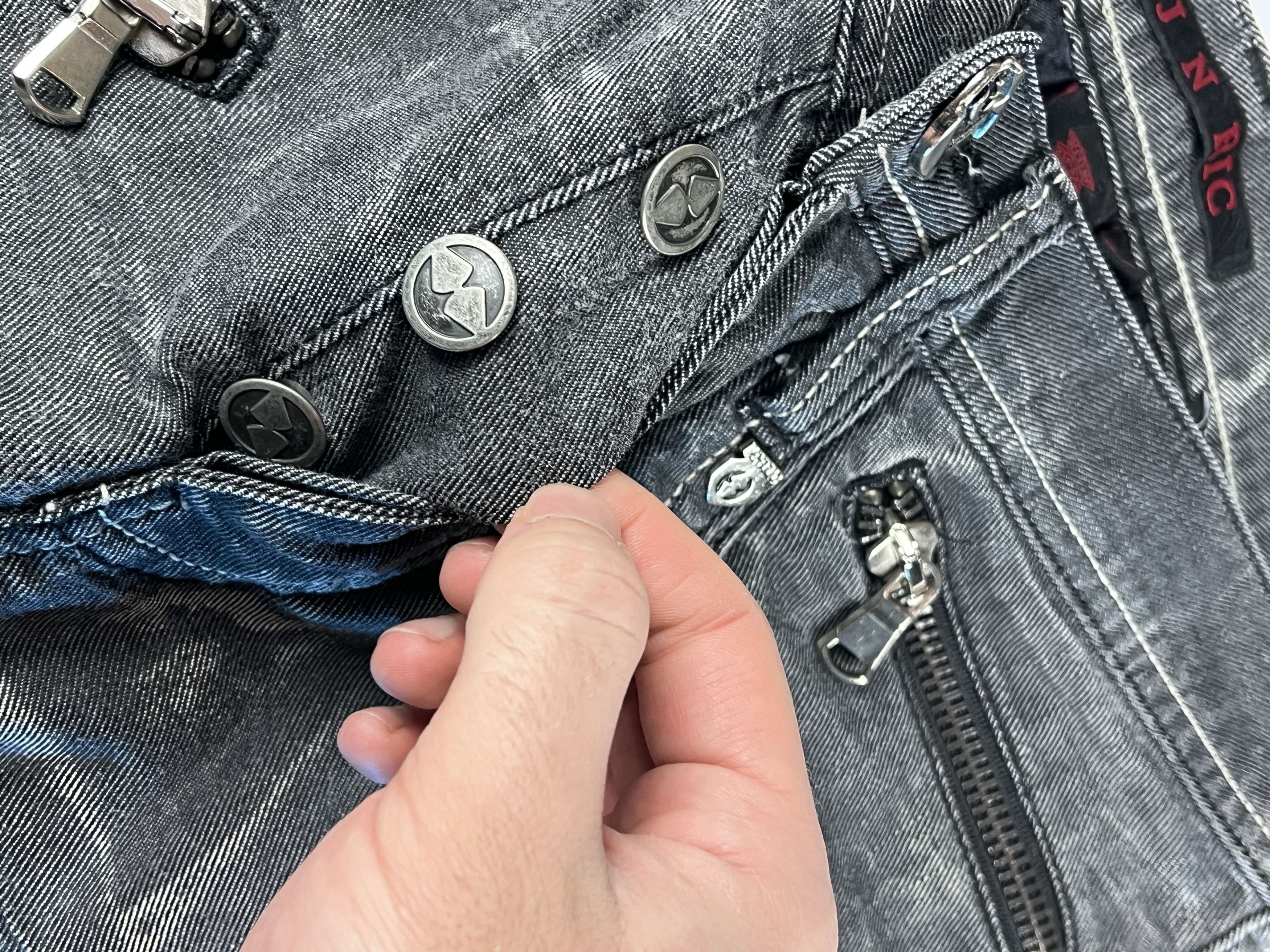 Japanese Brand Rare Avantgarde Vintage Faded Jean Size US 31 - 14 Thumbnail