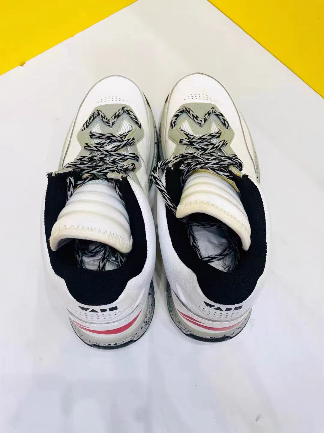 Li-Ning Li-Ning Way of Wade 1 305 White Gray K15 Size US 11 / EU 44 - 7 Thumbnail
