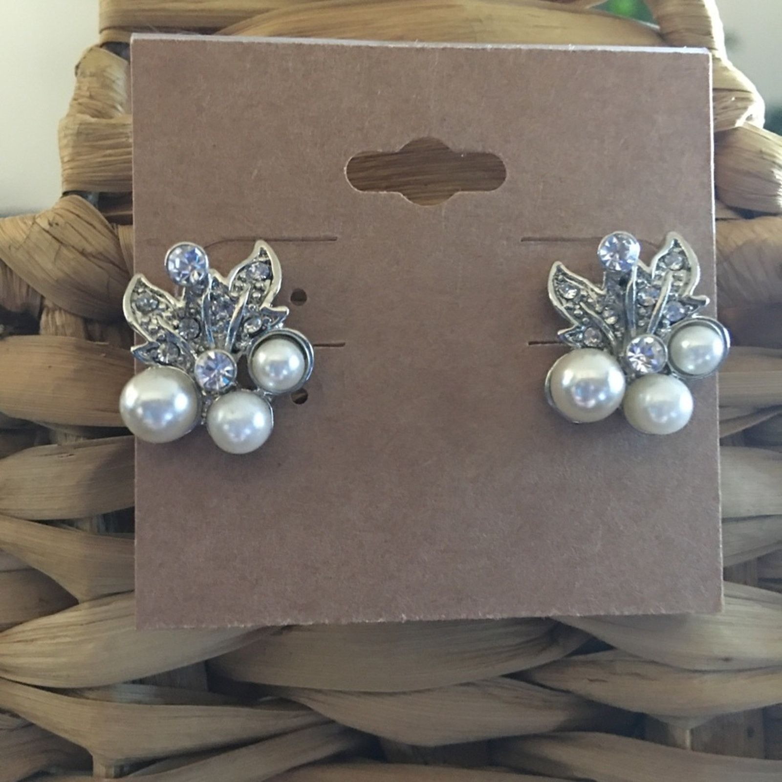 Vintage Vintage faux pearl rhinestone pierced earrings Size ONE SIZE - 1 Thumbnail