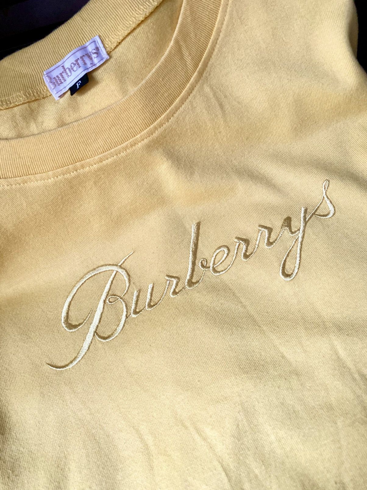 Burberry Vintage 90s Burberrys Center Script Logo Embroidered Tshirt Size US L / EU 52-54 / 3 - 5 Thumbnail