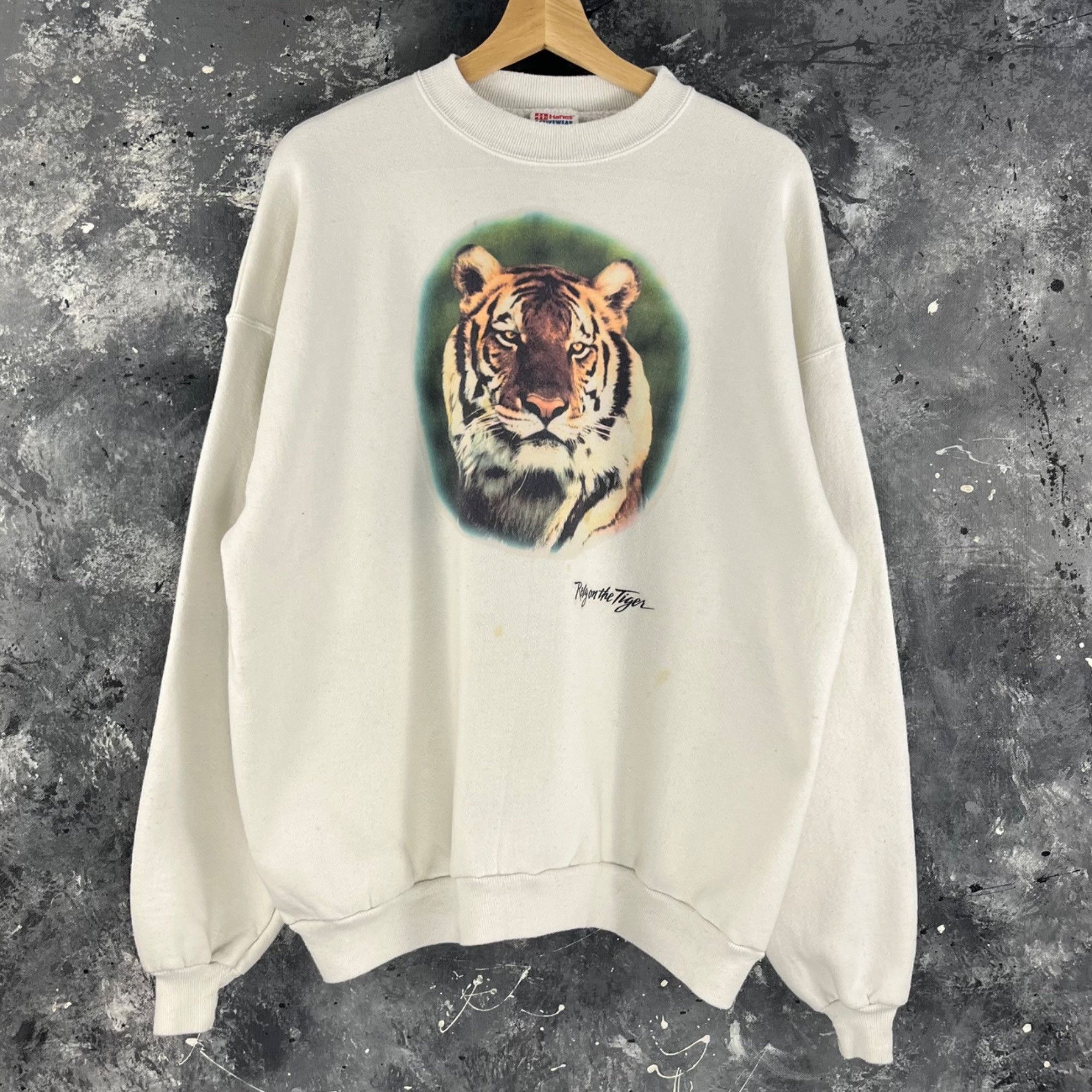 Vintage Vintage 90’s Tiger nature sweatshirt Size US XL / EU 56 / 4 - 1 Thumbnail