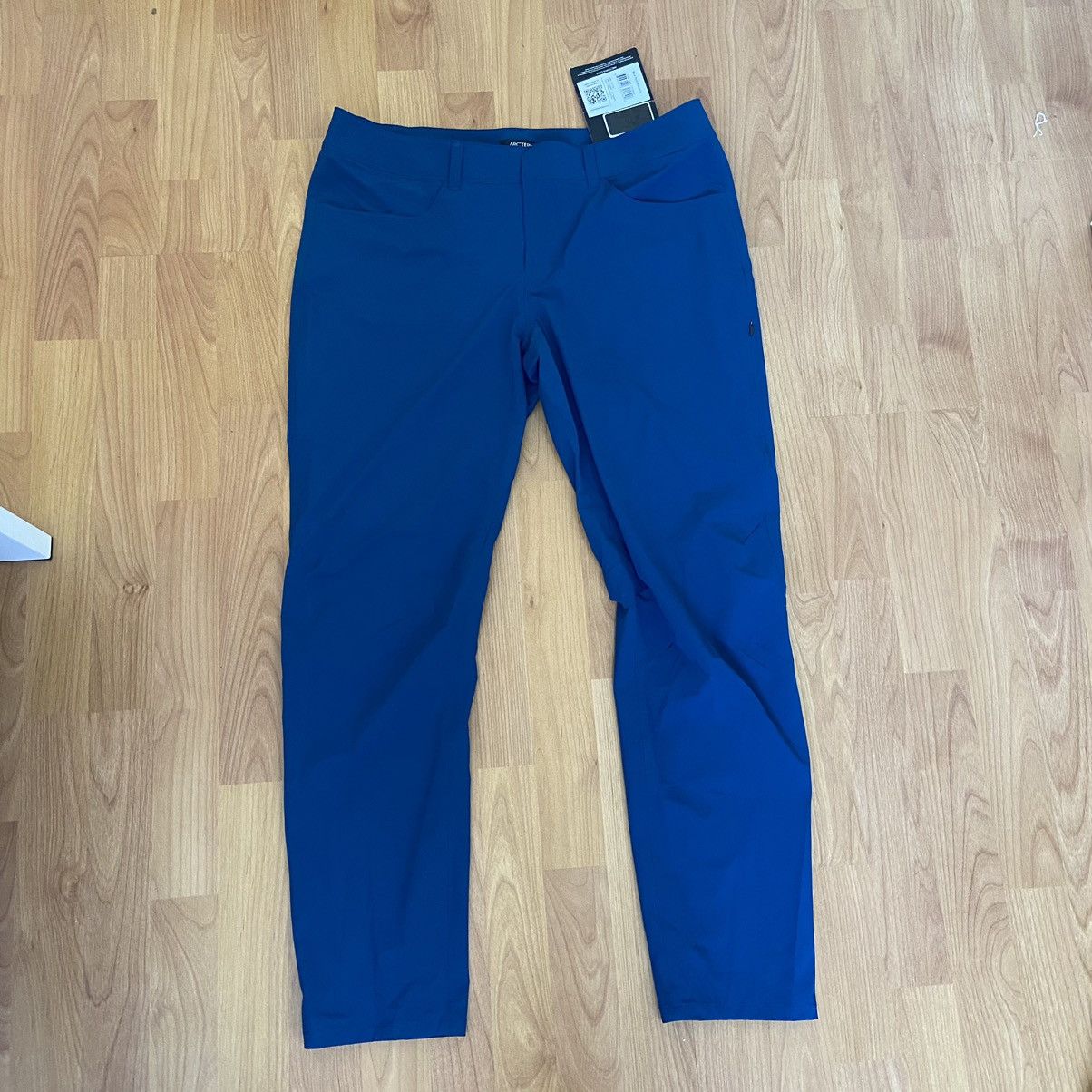 Image of Arcteryx NWT Arc’Teryx Women’S Outdoor Hiking Gorpcore Pants 12X31 in Blue/Green, Women's (Size 34)