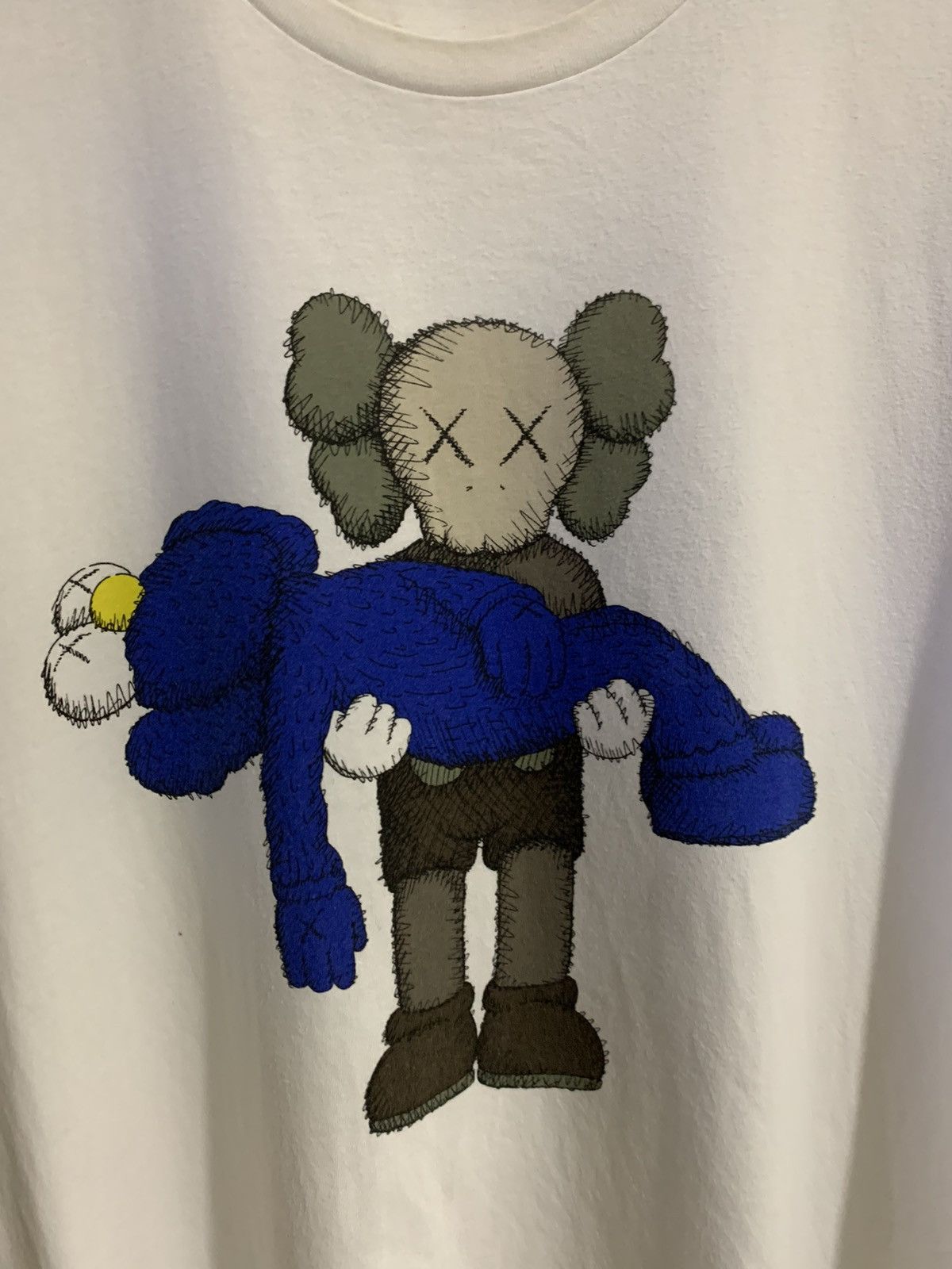 Uniqlo Uniqlo Kaws Tee Size US XL / EU 56 / 4 - 9 Thumbnail
