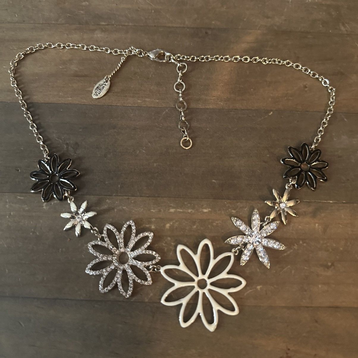Other Amrita Singh flower garden necklace Size ONE SIZE - 2 Thumbnail