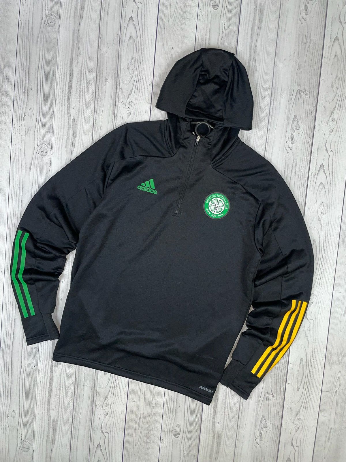 Adidas Vintage adidas Celtic soccer jacket size M Size US M / EU 48-50 / 2 - 1 Thumbnail