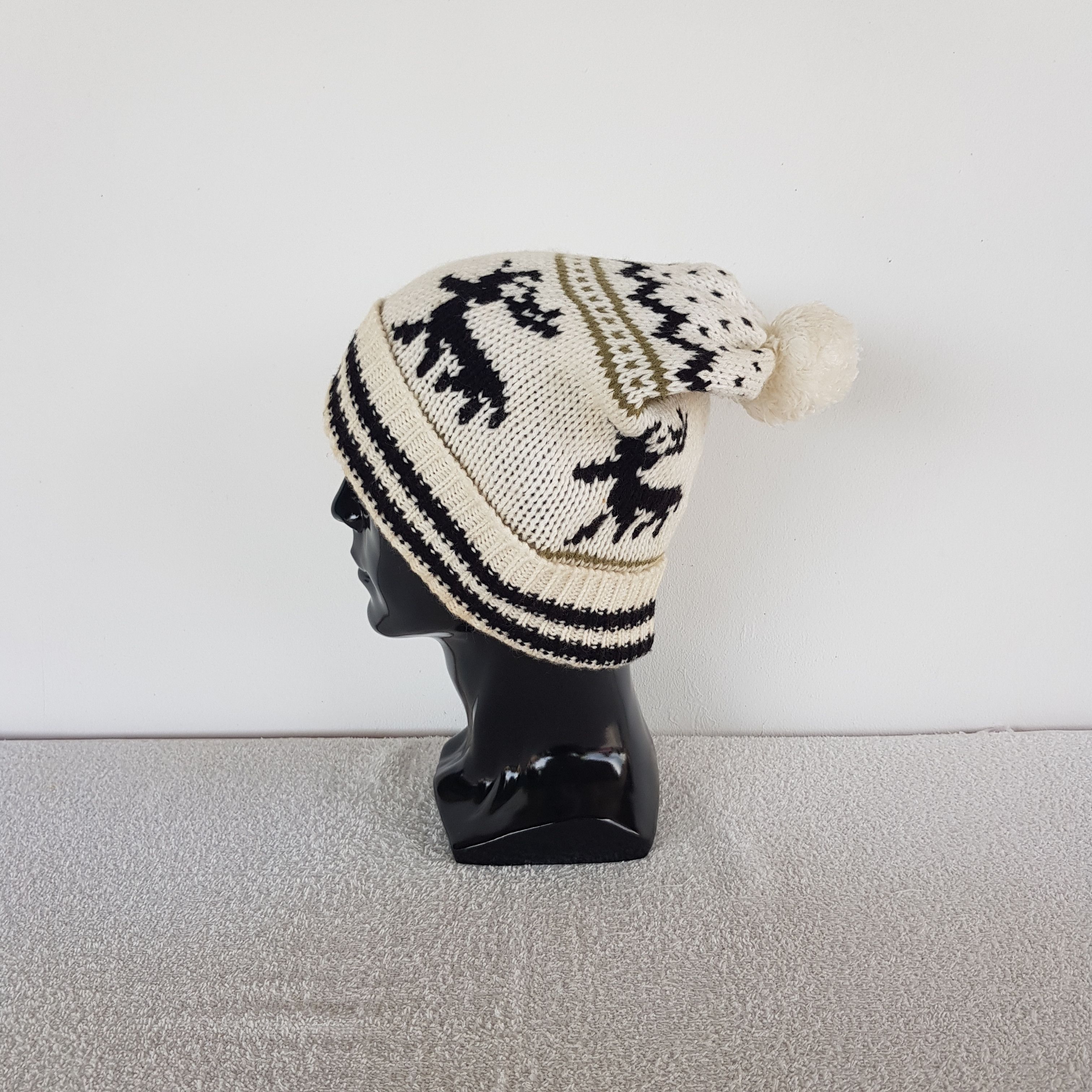 Other Vintage Unknown Japanese Brand Beanie Pom Pom Snow Caps Hat Size ONE SIZE - 4 Thumbnail