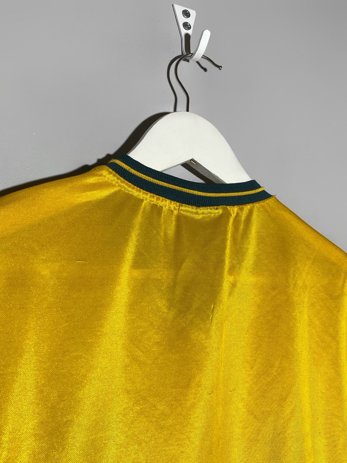 Umbro × Vintage Vintage Umbro Celtic Blokecore Football Shirt Size US M / EU 48-50 / 2 - 6 Thumbnail