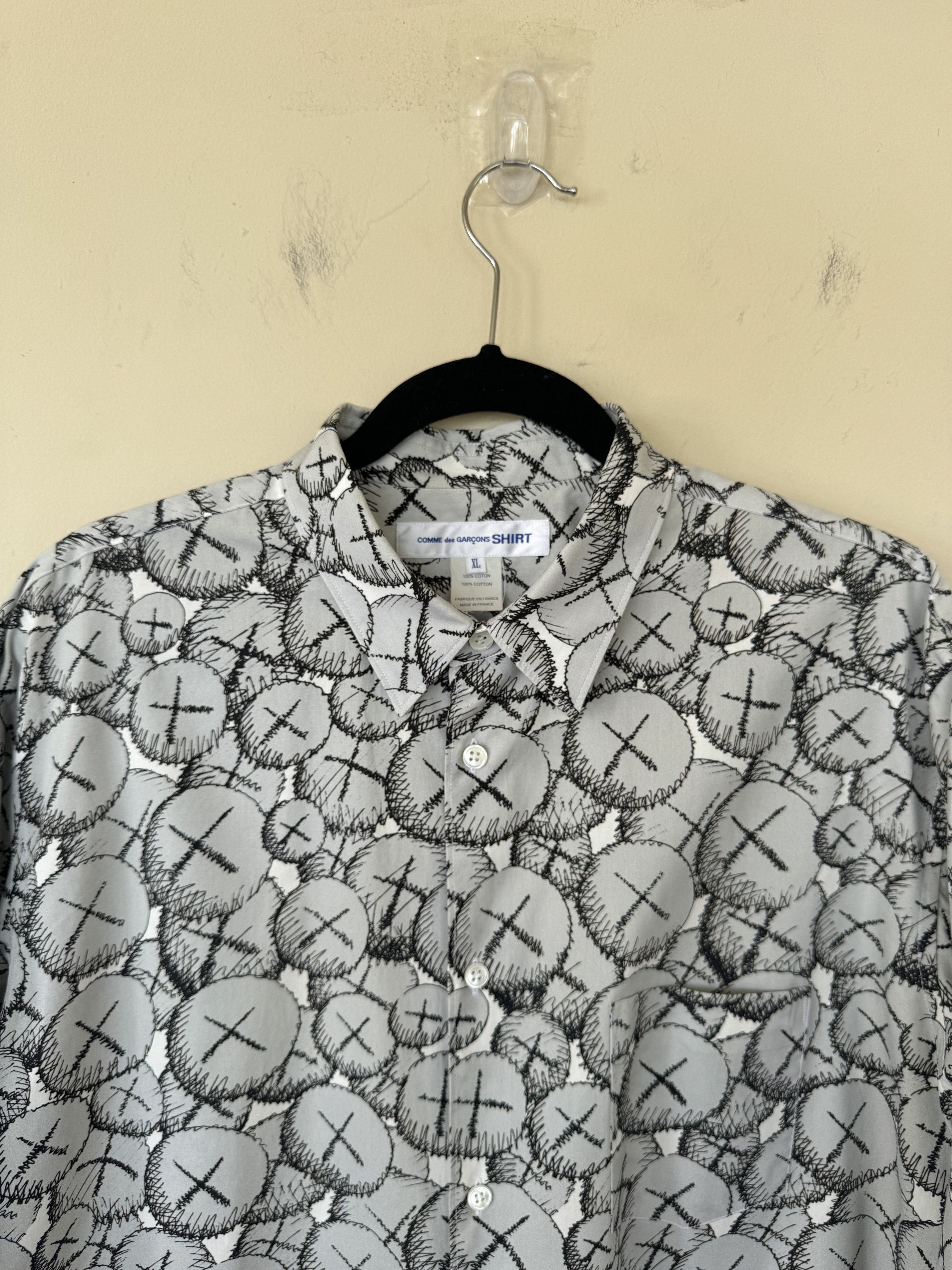 Comme des Garcons SHIRT × Kaws Comme des Garcons Shirt x Kaws Button Up Size US XL / EU 56 / 4 - 6 Thumbnail