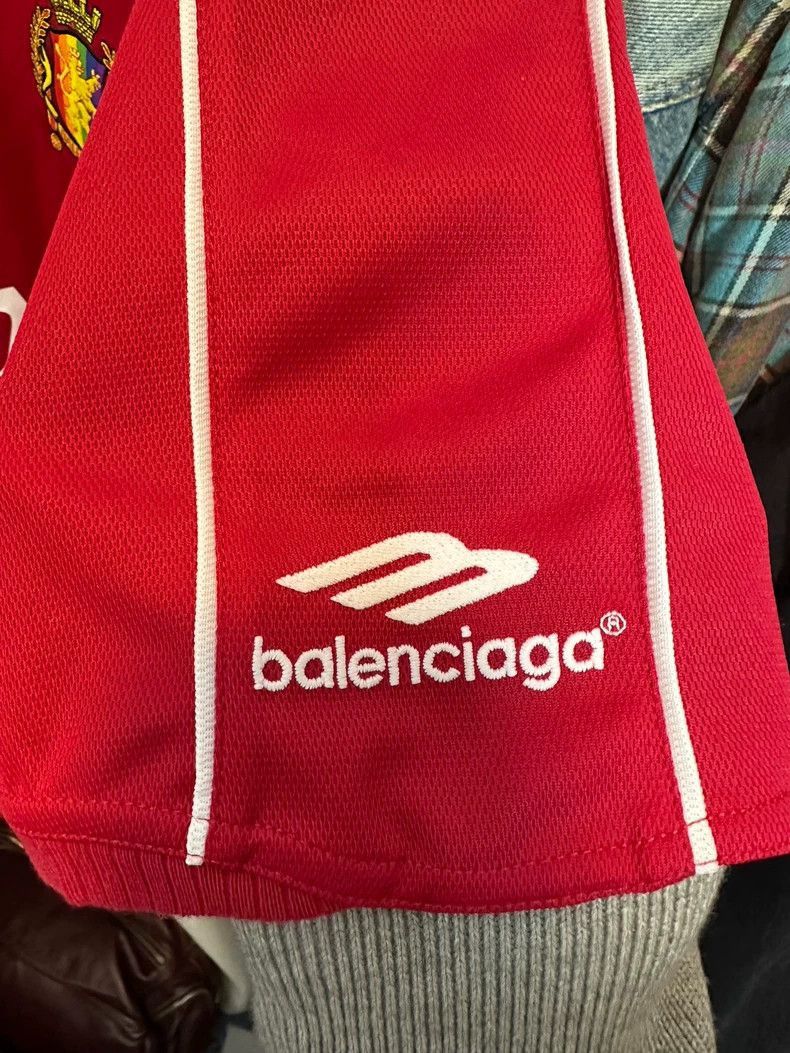 Balenciaga Balenciaga 23FW New 3B Sports Manchester United Football Em Size US M / EU 48-50 / 2 - 2 Thumbnail
