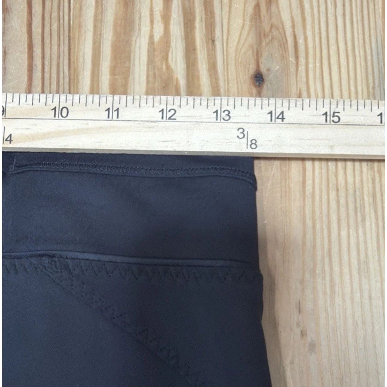 Lululemon Lululemon Training Tough crop sz 6 Black capri leggings mesh Size 28" / US 6 / IT 42 - 5 Thumbnail