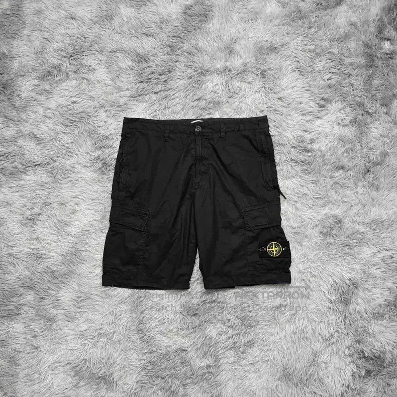 Stone Island Stone Island Washed Cargo Short Pants Black 32 Size Size US 32 / EU 48 - 1 Thumbnail