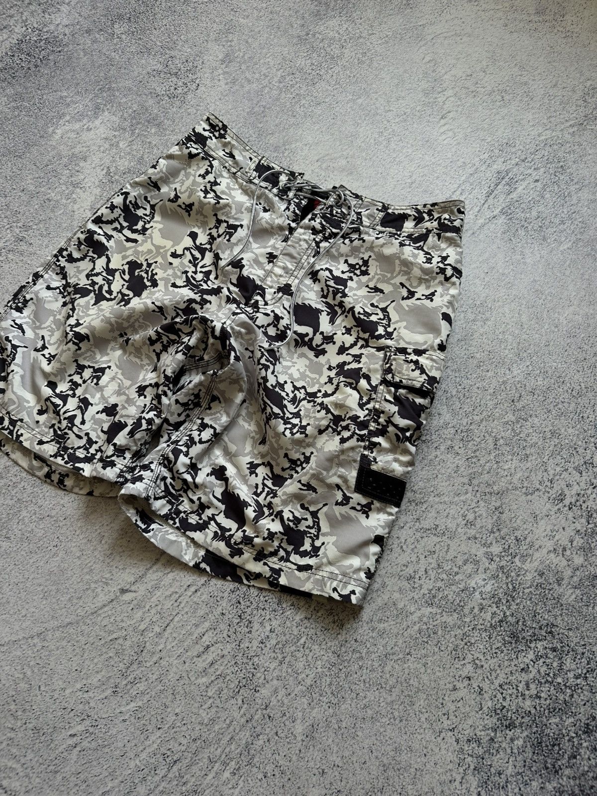 Oakley Vintage Oakley Multilogo Camo Swim Shorts Size 32 Size US 32 / EU 48 - 3 Thumbnail