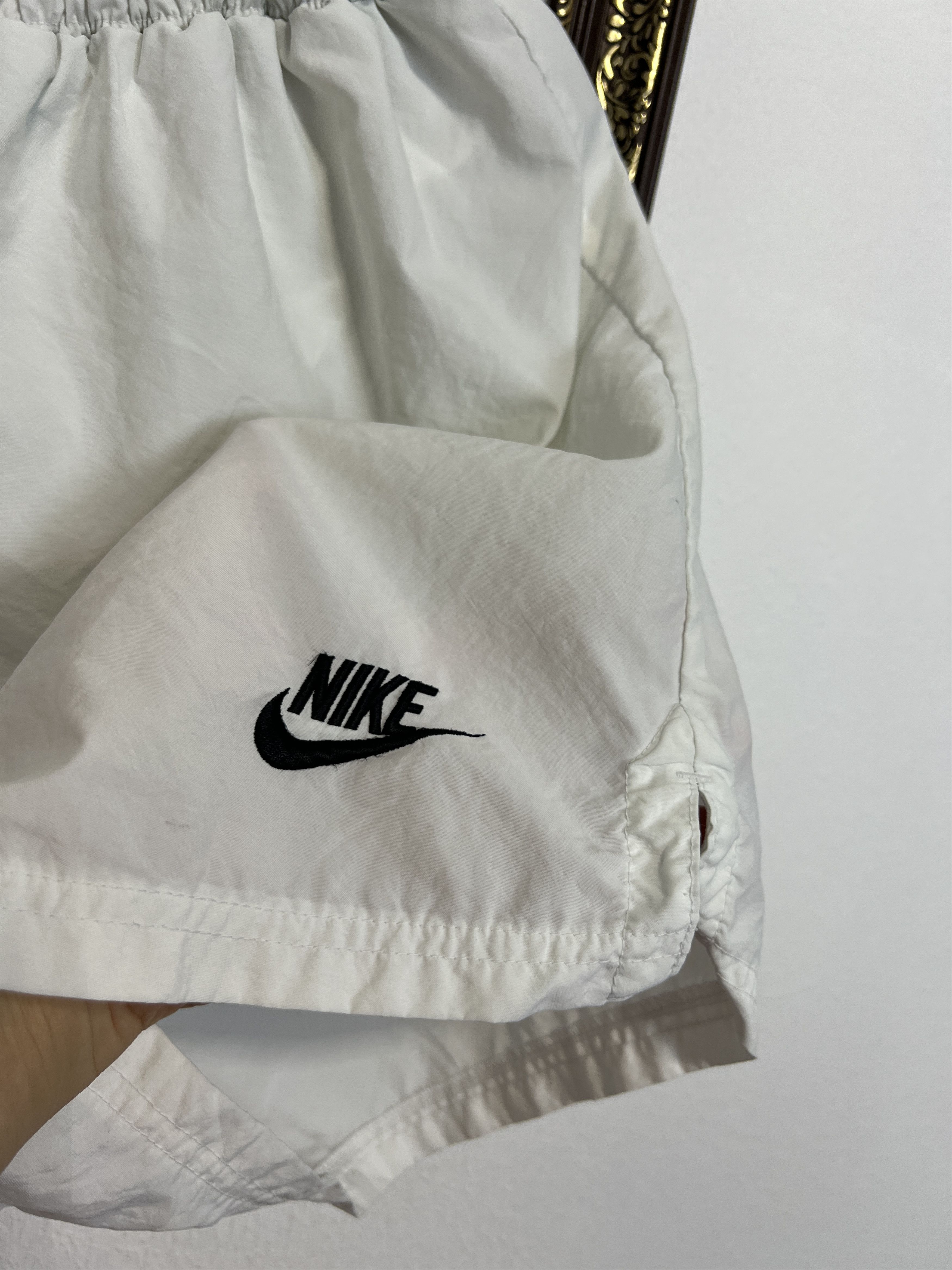 Nike Vintage 90's Nike Borussia Dortmund Football Shorts Rare Size US 32 / EU 48 - 4 Thumbnail