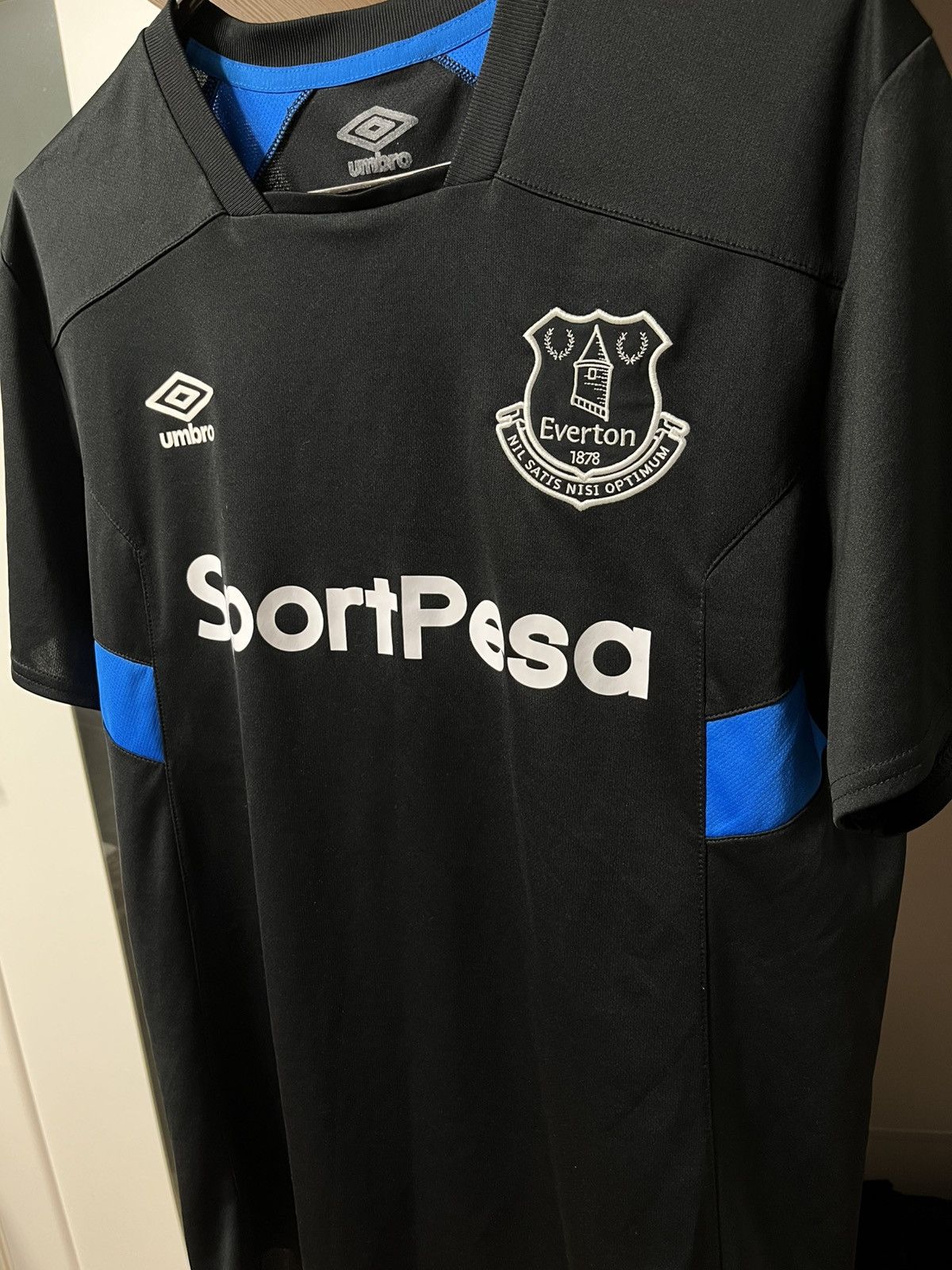 Other MEN'S UMBRO FC EVERTON 2017/2018 TRAINING size L Size US L / EU 52-54 / 3 - 3 Thumbnail