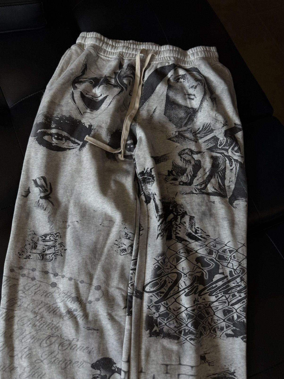 Vale Vale Valley Mural Sweatpants Size Small (NEW) Size US 30 / EU 46 - 4 Thumbnail