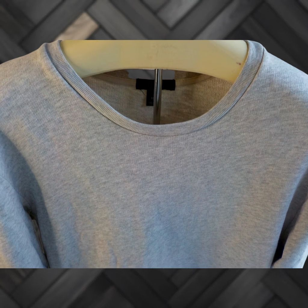 J.Crew J. CREW Women's Crewneck Ruffle Pleated Hem Pullover Sweatshirt Gray Ivory SZ M Size M / US 6-8 / IT 42-44 - 1 Thumbnail
