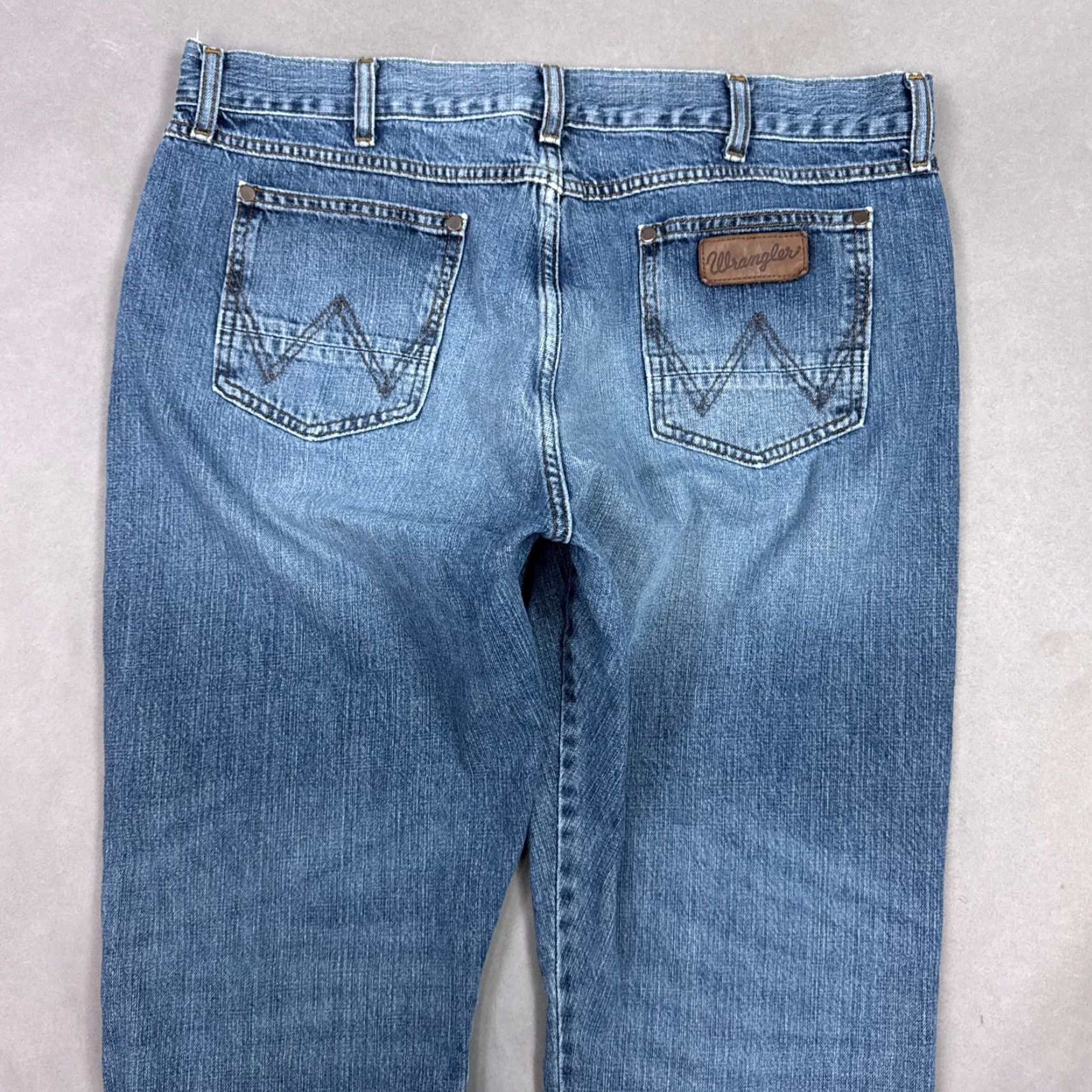 Wrangler Wrangler Jeans Men 38x32 Blue Retro Straight Western Distressed Pant (Tag38x34) Size US 38 / EU 54 - 4 Thumbnail
