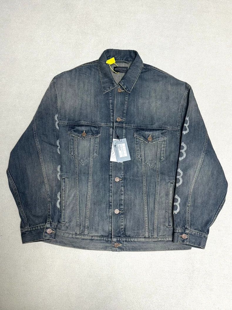 Balenciaga Balenciaga 23. Dirty Double B Washed Worn-out Denim Jacket Size US XS / EU 42 / 0 - 2 Thumbnail