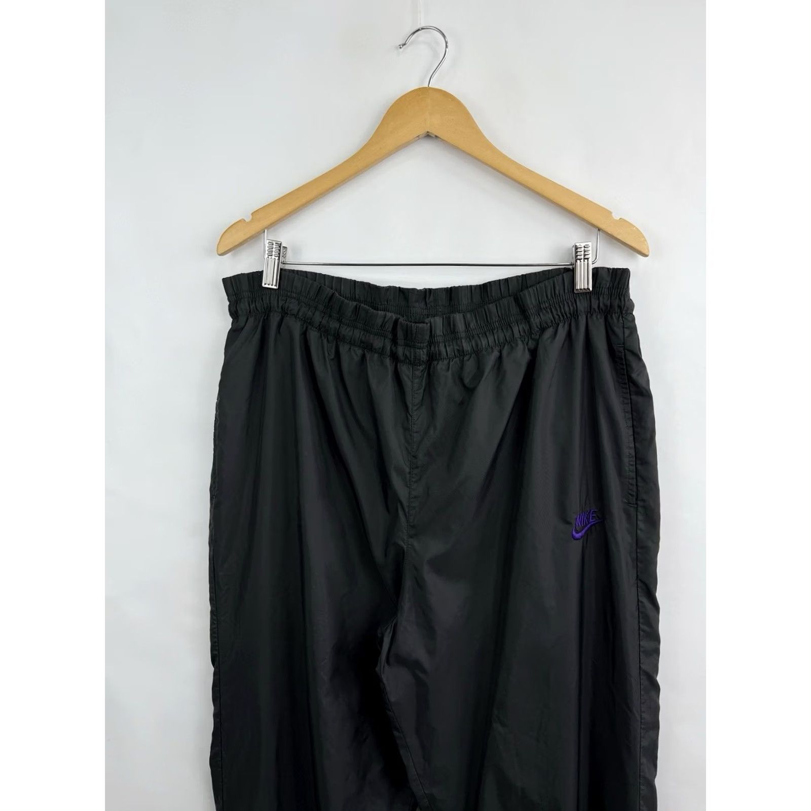 Nike VINTAGE Nike Track Pants L Black 80s Retro Nylon Men Size US 33 - 4 Thumbnail