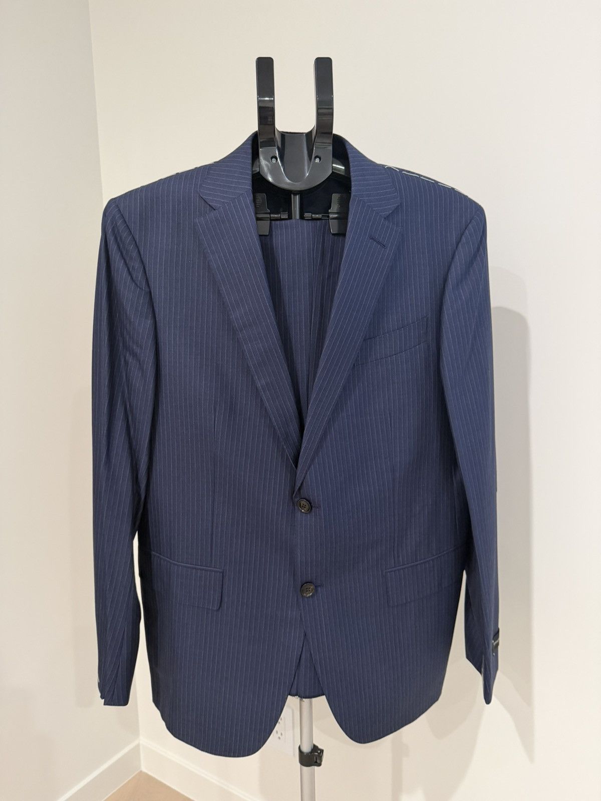 Ermenegildo Zegna Zegna Trofeo 600 42R US / 52IT Blue Pinstripe 2-Piece Suit Size 42R - 1 Thumbnail