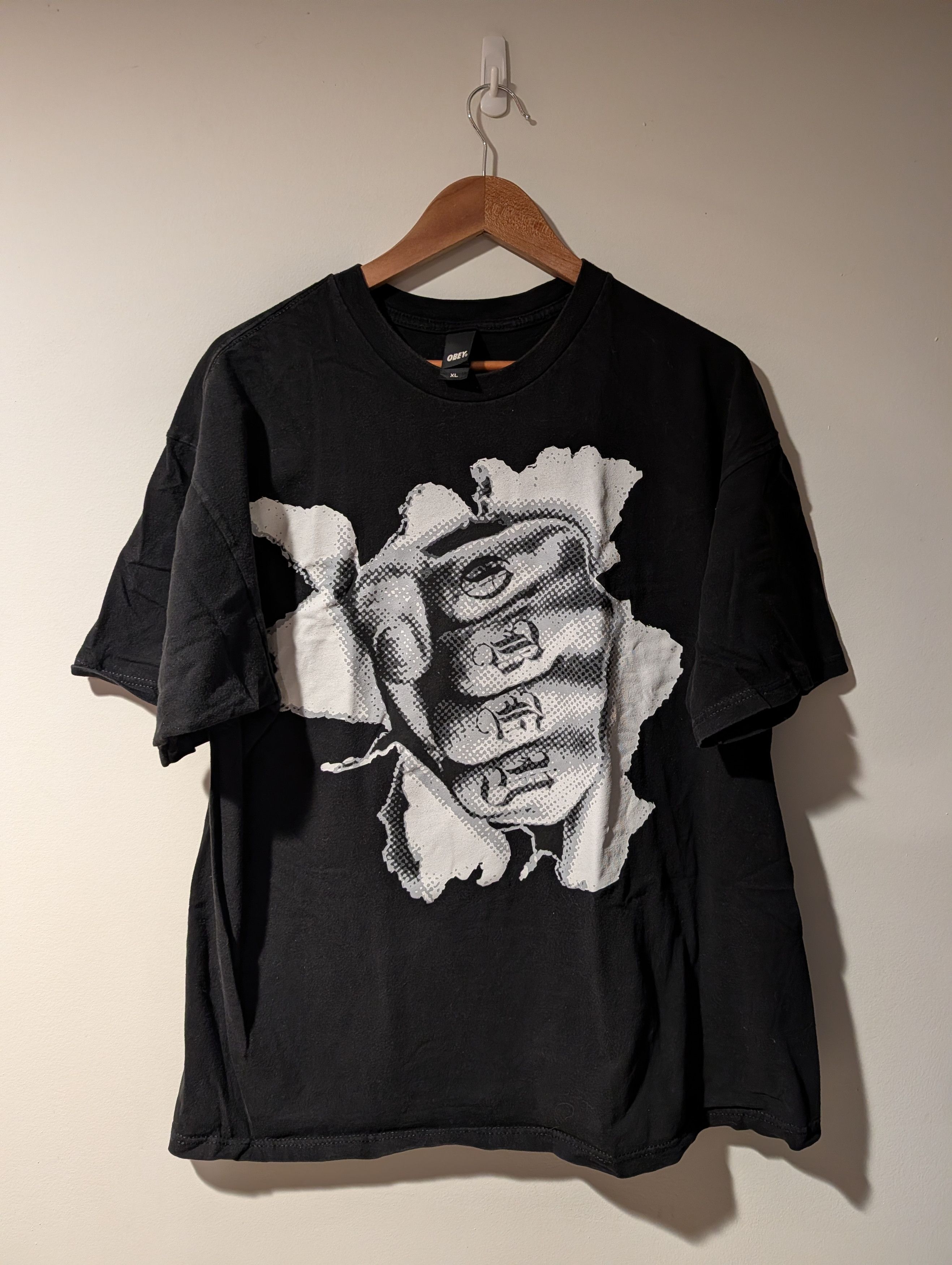 Obey Vintage Y2K Obey Propaganda Fist Tattoo Streetwear T-Shirt Size US XL / EU 56 / 4 - 1 Thumbnail