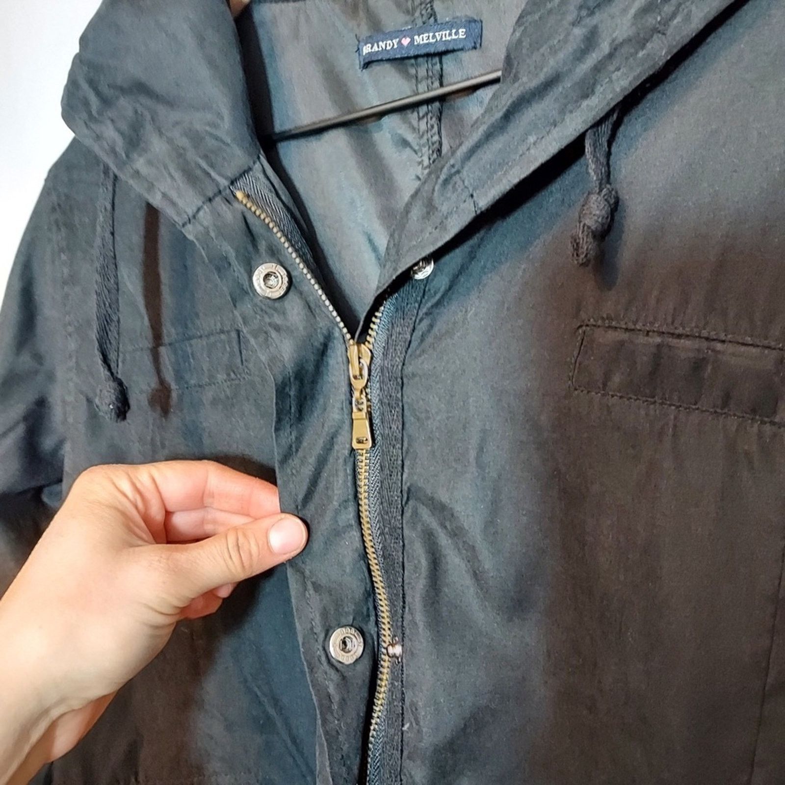 Brandy Melville Brandy Melville Lightweight Windbreaker Black Zip Up Jacket Size S / US 4 / IT 40 - 5 Thumbnail