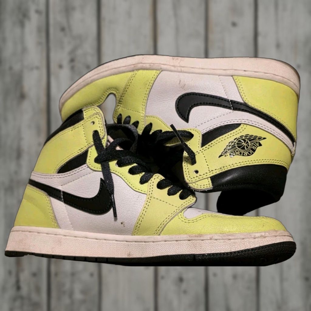 Jordan Brand Jordan 1 Retro High OG Visionaire Volt Black White 8.5M Sneaker Men Excellent Size US 9 / EU 42 - 1 Thumbnail