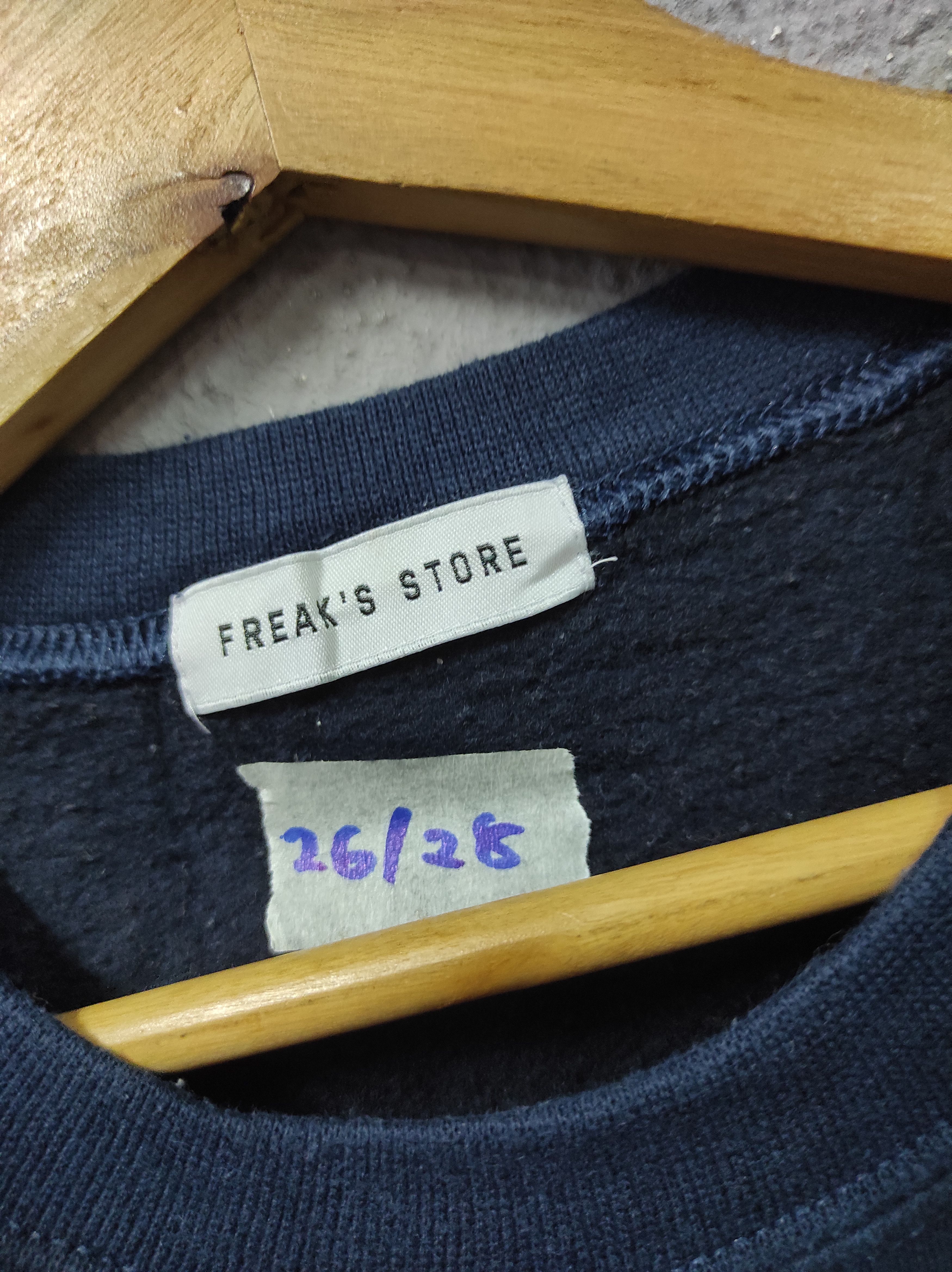 Japanese Brand FREAKS STORE USA BEAR EMBROIDERY LOGO SWEATSHIRT Size US XL / EU 56 / 4 - 5 Thumbnail
