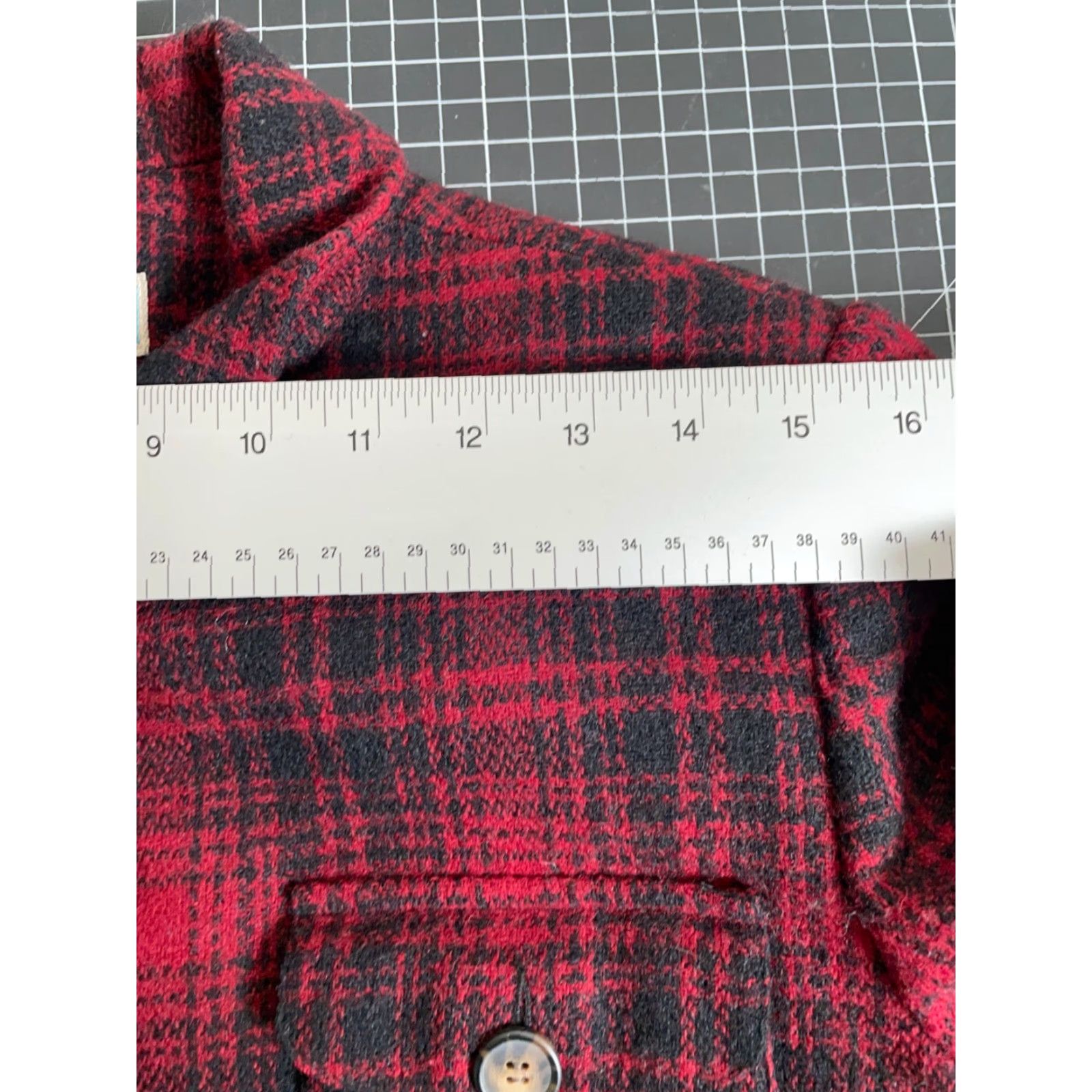 Vintage VINTAGE Collins & Pyne Wool Plaid Chore Coat Jacket Women's 10 Red Black Pattern Union Made Short Coat Size L / US 10 / IT 46 - 7 Thumbnail