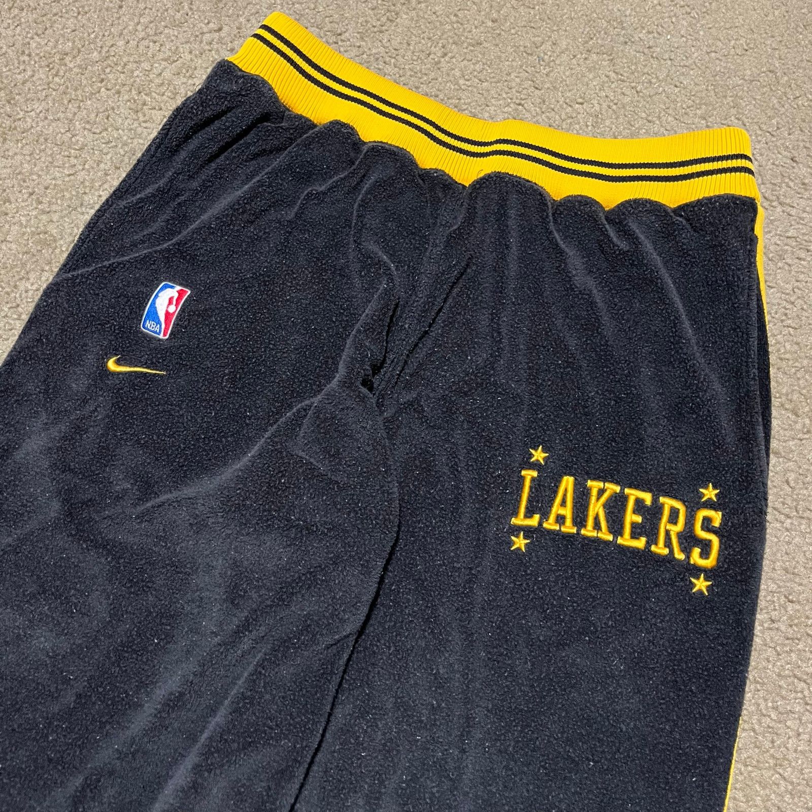 Nike Vtg Nike X Los Angeles Lakers '57 Black Rewind Warmup Pants Size US 33 - 3 Thumbnail