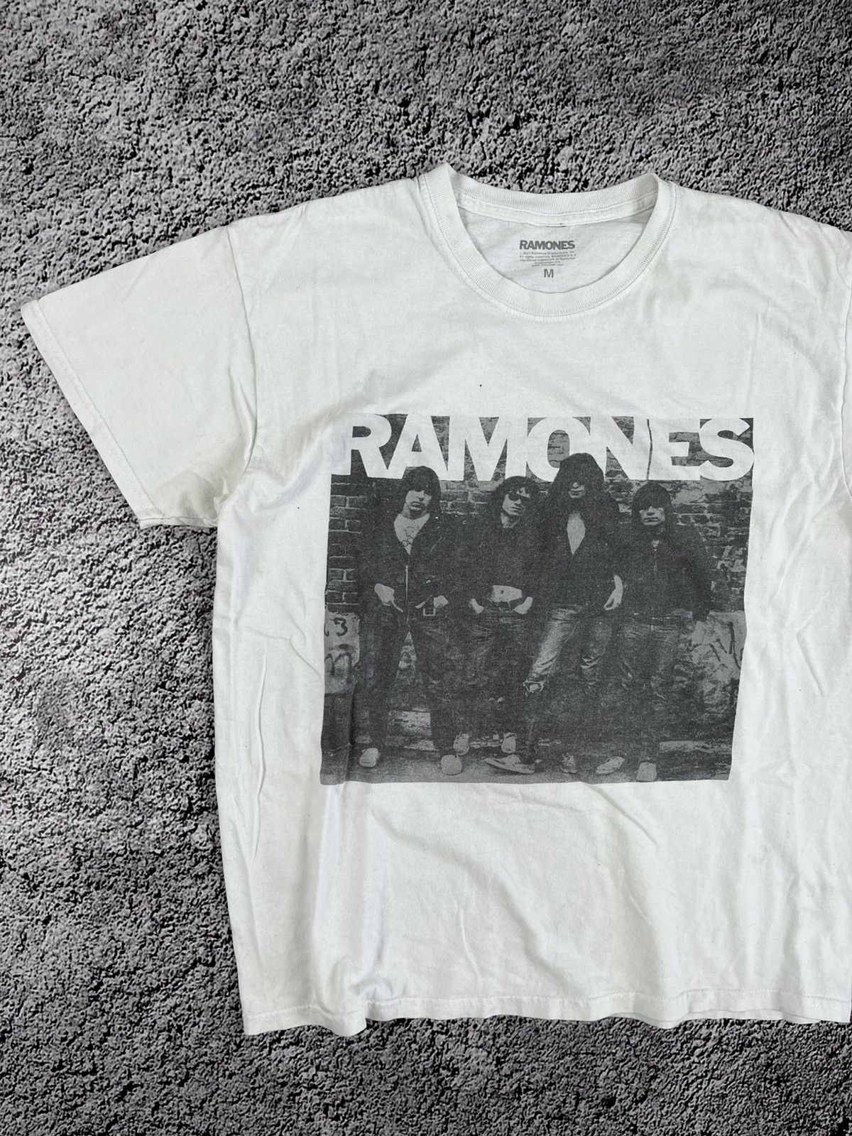 Band Tees Vintage Y2K Ramones big logo rock t shirt streetwear size M Size US M / EU 48-50 / 2 - 2 Thumbnail