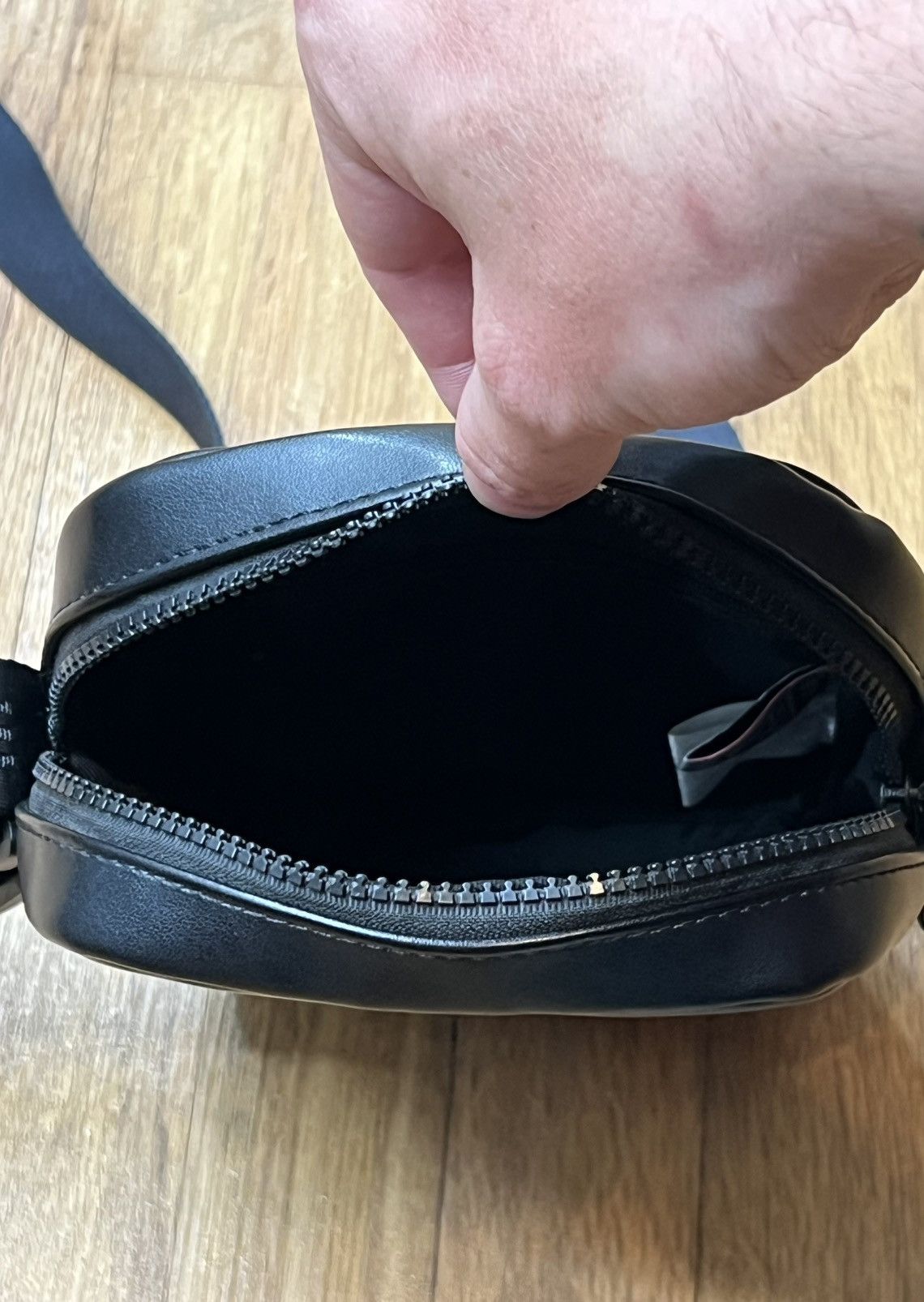Lacoste × Supreme Supreme x Lacoste Black Leather Shoulder Bag Size ONE SIZE - 3 Thumbnail
