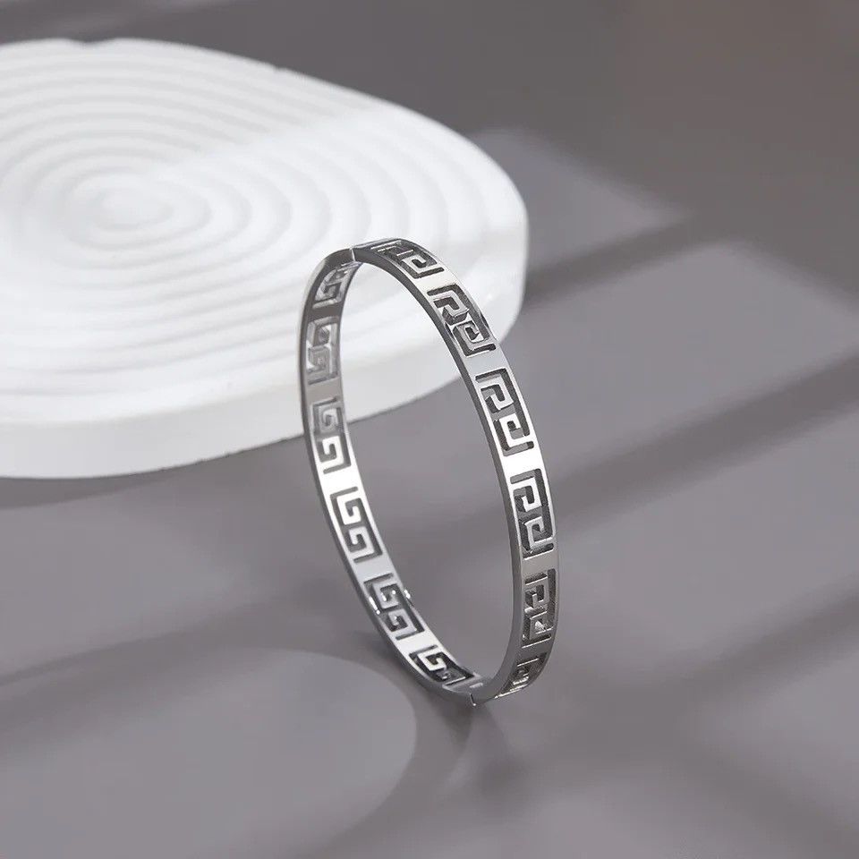 Jewelry Hollow Maze Design Bangles Bracelet Size ONE SIZE - 1 Thumbnail