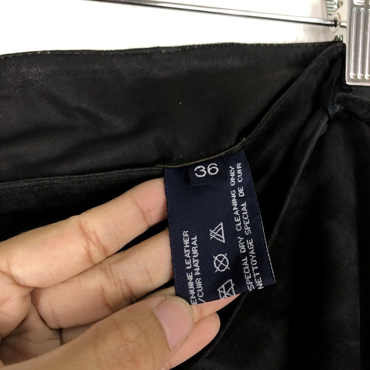 Burberry 🔥Rare Genuine Leather Long Skirt Burberry London Size 25" / US 0 / IT 36 - 12 Thumbnail