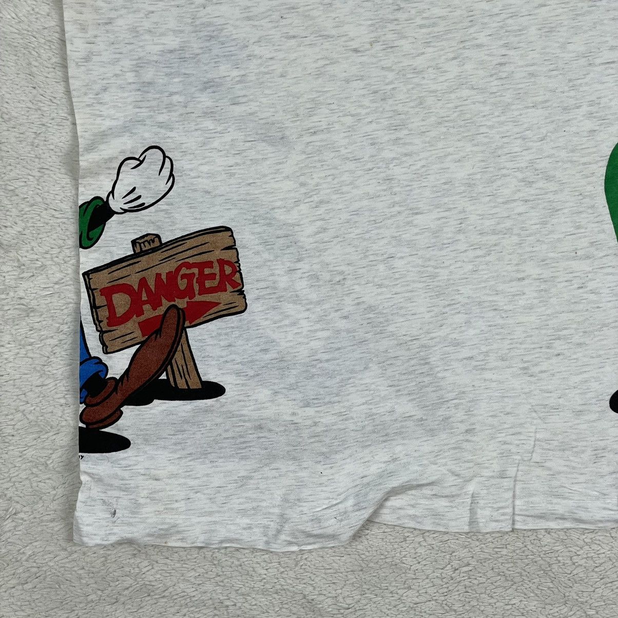 Disney 🔥LAST PRICE🔥 VTG Mickey Family Goofy And Chip ‘n’ Dale Tee Size US M / EU 48-50 / 2 - 12 Thumbnail