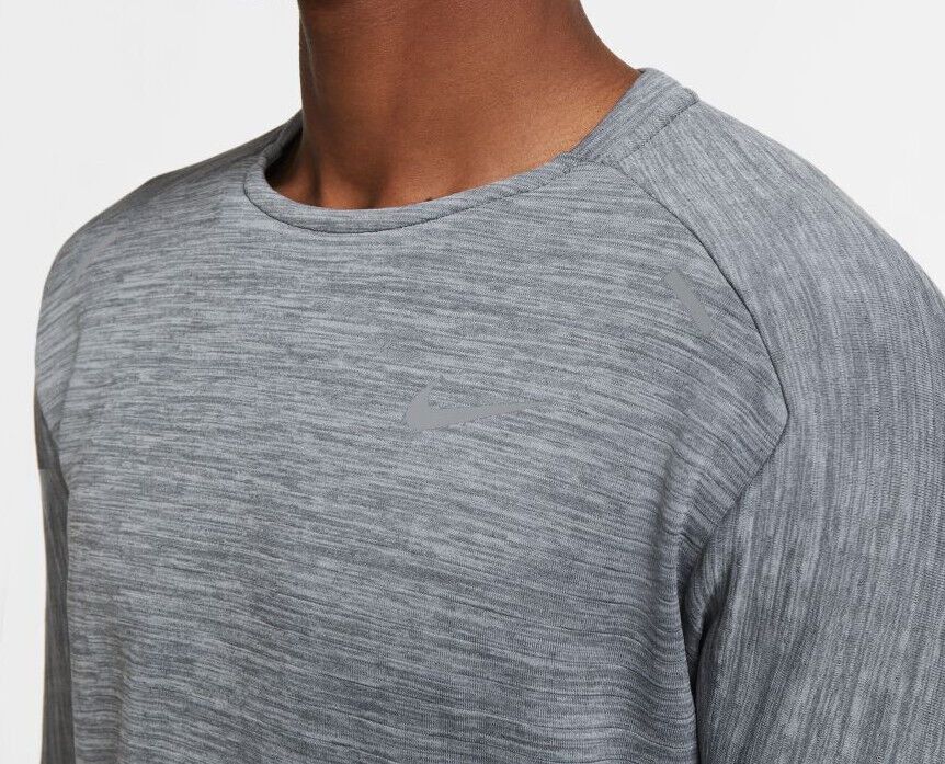 Nike Nike Men's Therma Fit Grey LS Running jersey Size US XL / EU 56 / 4 - 5 Thumbnail