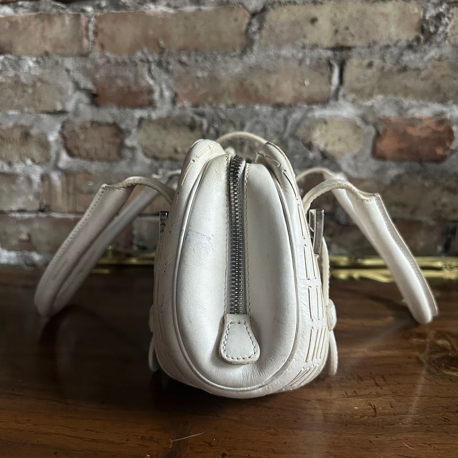 Loewe Vintage 2000's Loewe White Leather Senda Satchel Size ONE SIZE - 4 Thumbnail