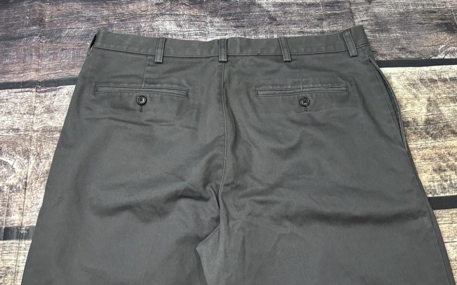 L.L. Bean LL Bean Pants Mens 35x32 Chino Cotton Green Straight Leg Size US 35 - 6 Thumbnail