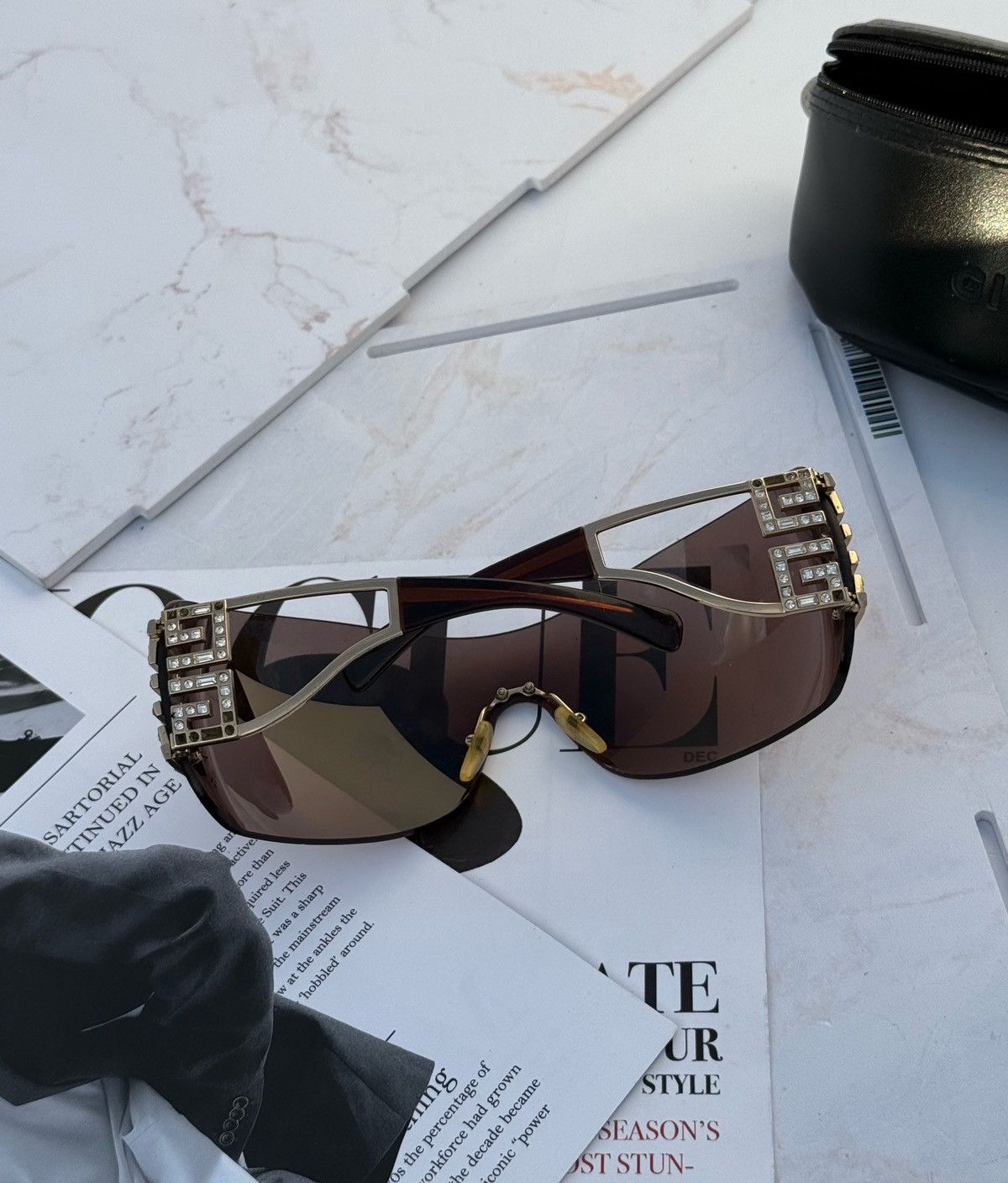 Givenchy Givenchy vintage sunglasses SGV213S Size ONE SIZE - 8 Thumbnail