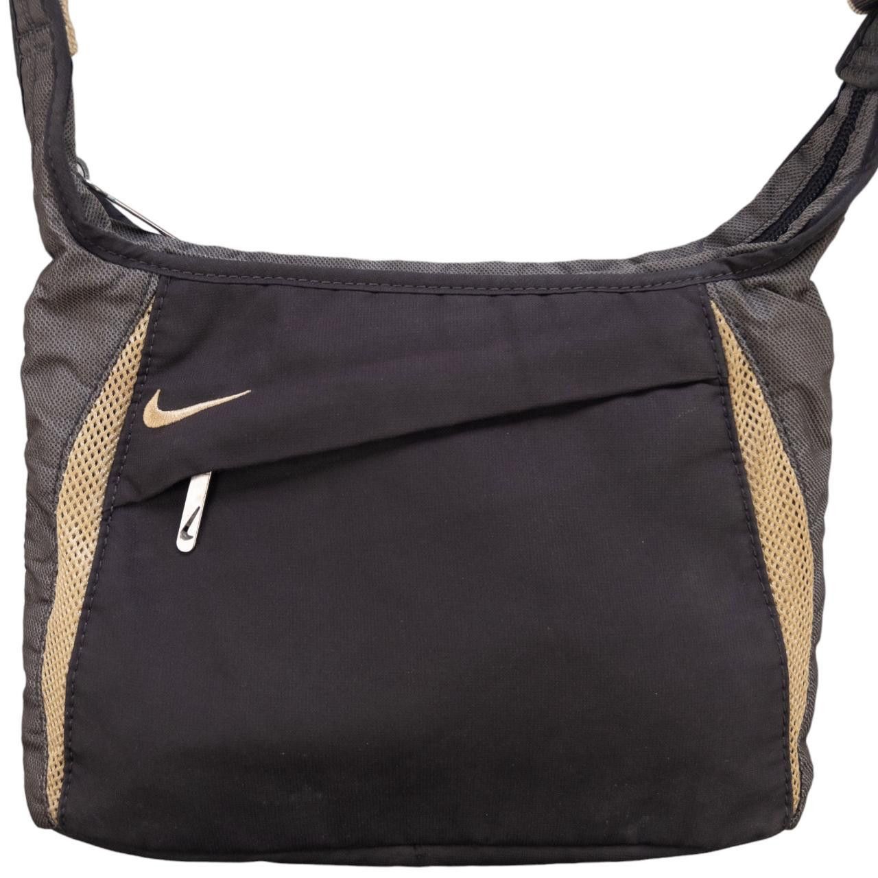 Nike Vintage Nike Crossbody Bag Size ONE SIZE - 1 Thumbnail