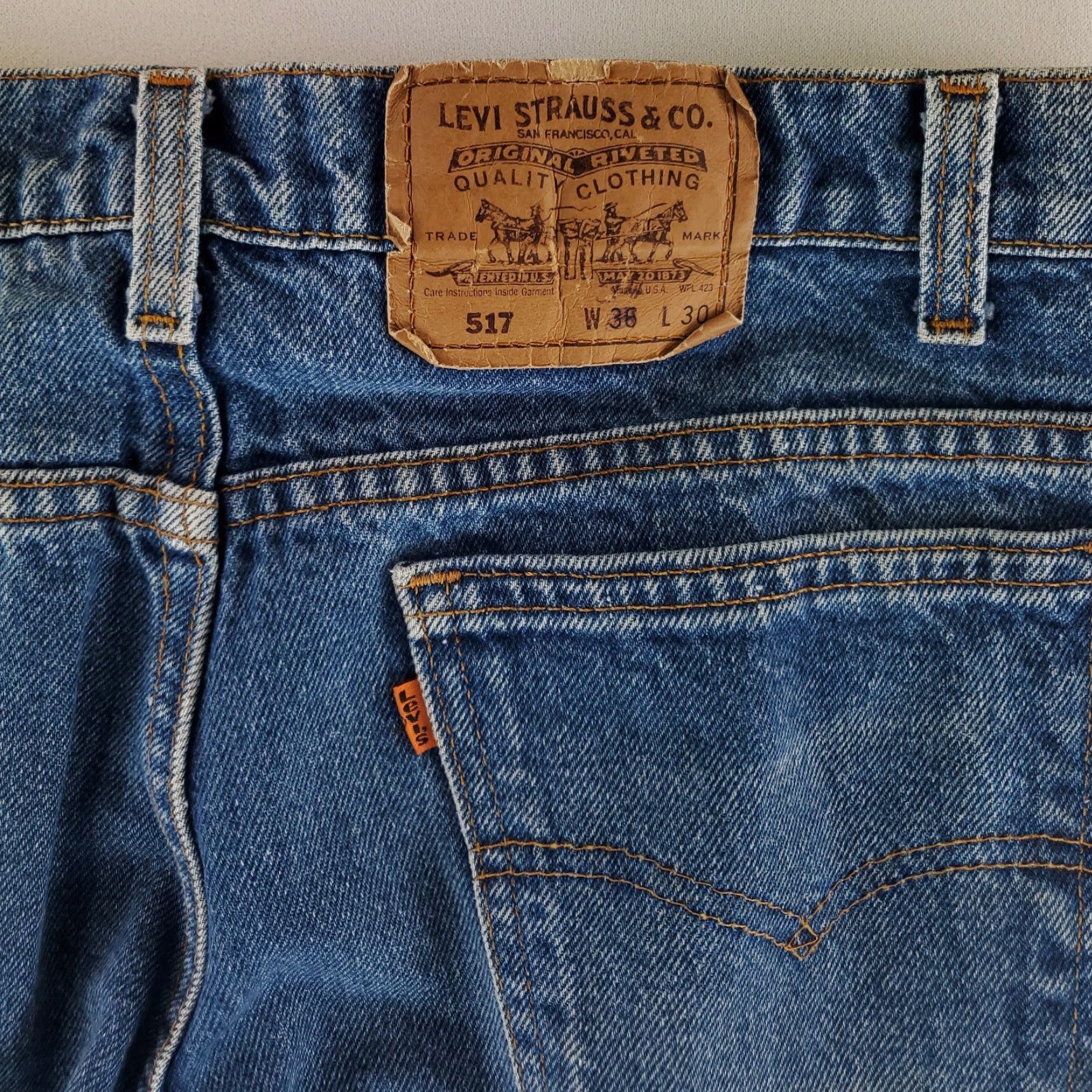 Levi's VINTAGE Levi's 517 Jeans Boots Cut Blue 90s Made USA Mens 35x30 Inseam 30 Whiskering Fade Size US 35 - 5 Thumbnail