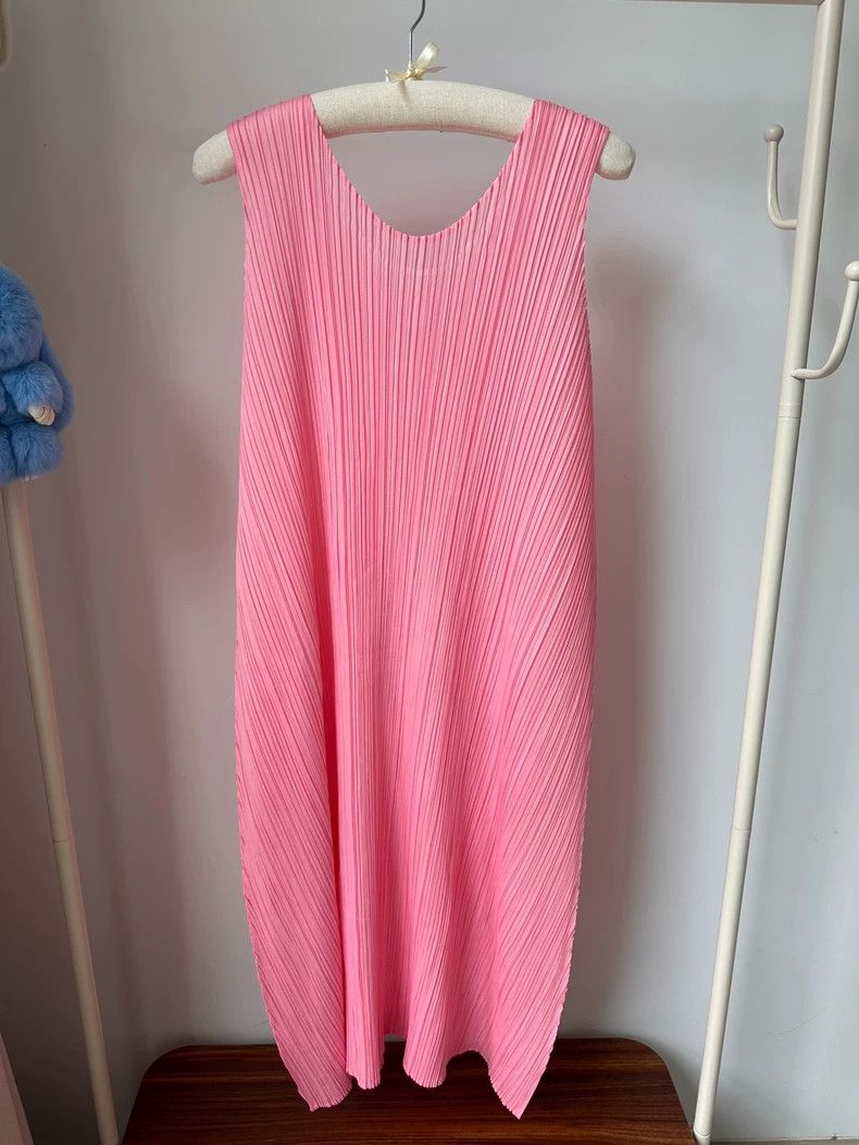 Issey Miyake Issey Miyake size:3 Pink sleeveless pleated dress Size XS / US 0-2 / IT 36-38 - 4 Thumbnail
