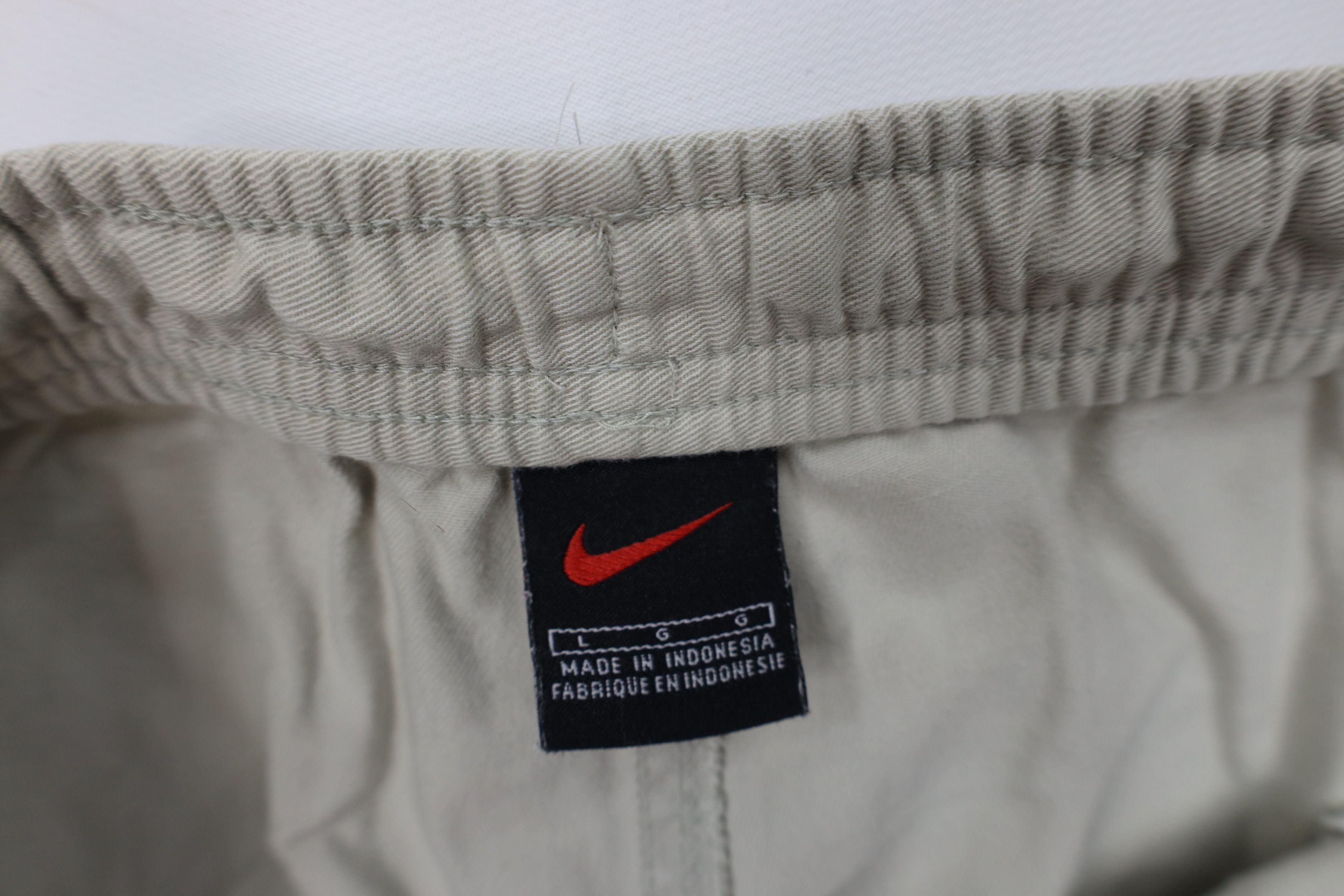 Nike Vintage Nike Spell Out Above Knee Shorts Beige Cotton Size US 34 / EU 50 - 8 Thumbnail