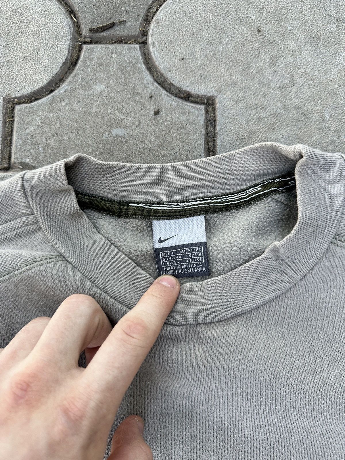 Nike × Vintage Vintage Nike Spell Out Boxy Sweatshirt Y2K Size US L / EU 52-54 / 3 - 5 Thumbnail