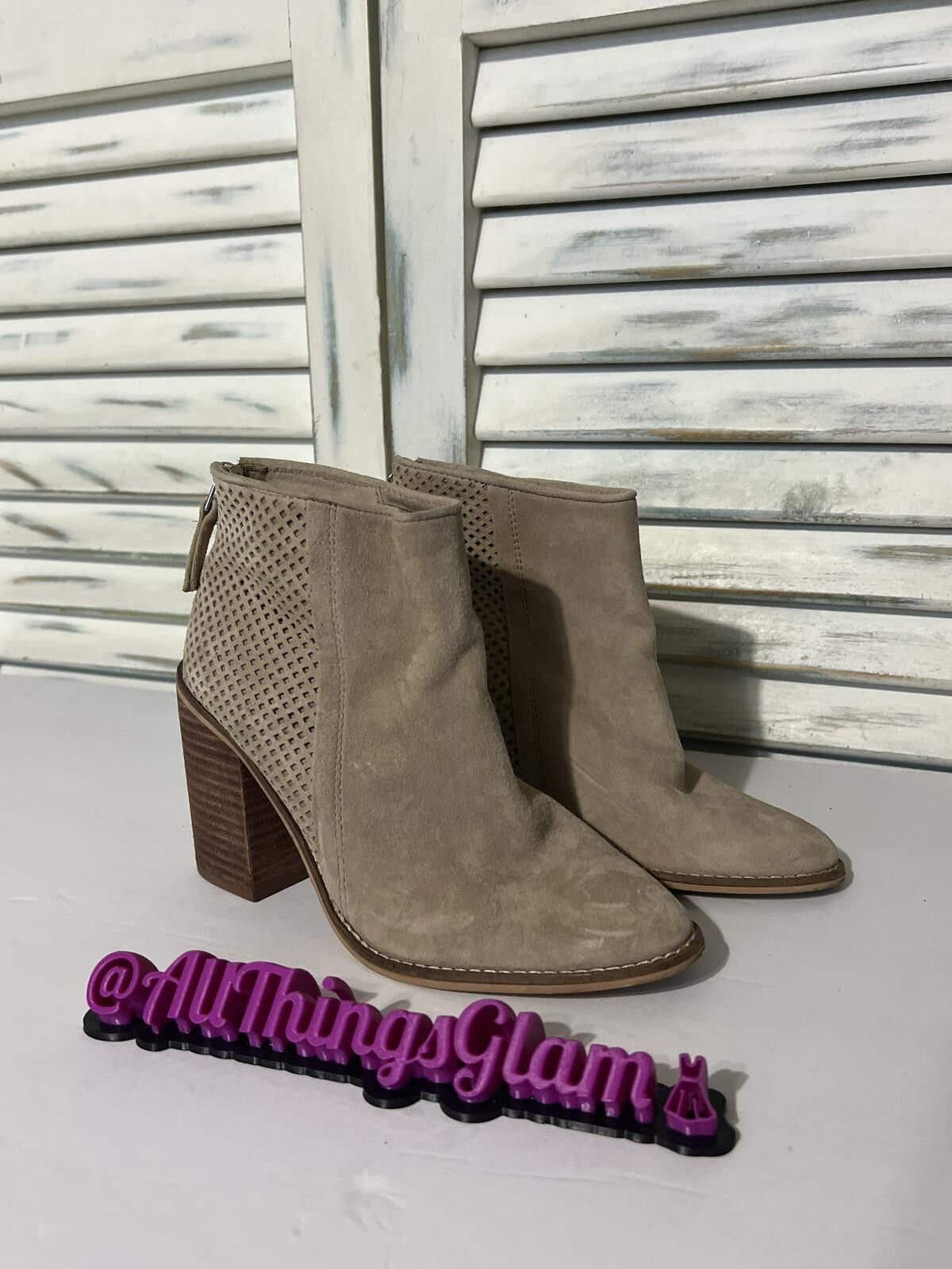 Steve Madden Steve Madden Beige Suede Ankle Boots Back Block Heel 7 Size US 7 / IT 37 - 1 Thumbnail
