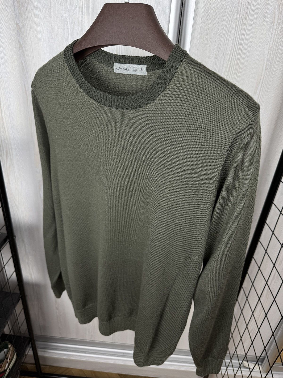 Icebreaker Icebreaker pure merino khaki green light sweater sz L Size US L / EU 52-54 / 3 - 6 Thumbnail