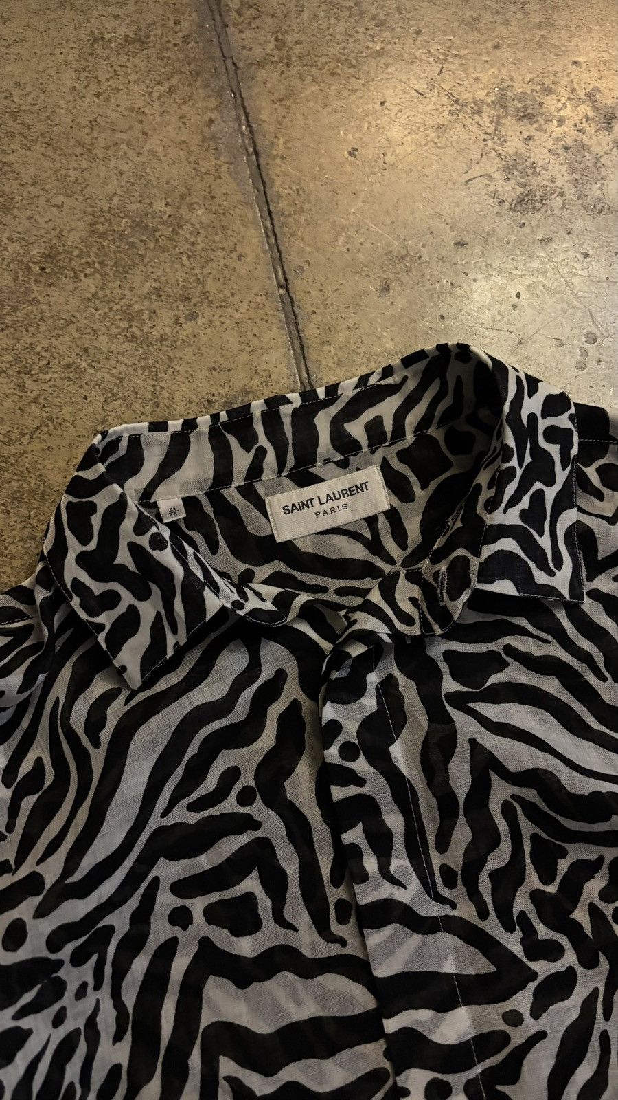 Saint Laurent Paris saint laurent ss'20 tiger print wool button shirt Size US L / EU 52-54 / 3 - 4 Thumbnail