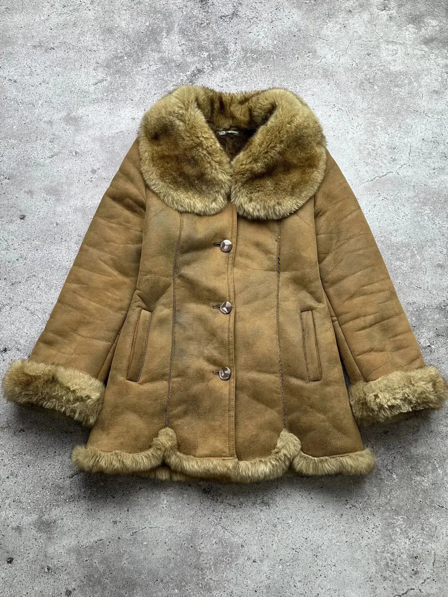 Vintage Vintage Faux Fur/Sheepskin Coat C95(V157) Size XS / US 0-2 / IT 36-38 - 1 Thumbnail